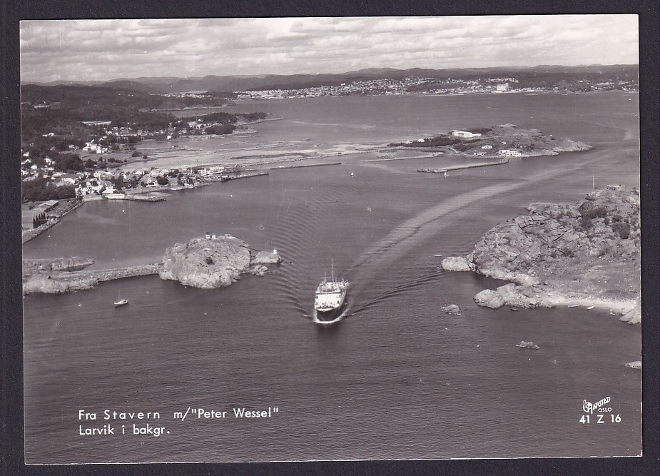 Fra Stavern m/"Peter Wessel". Larvik i bakgr. (Harstad 41Z16) - Ubrukt