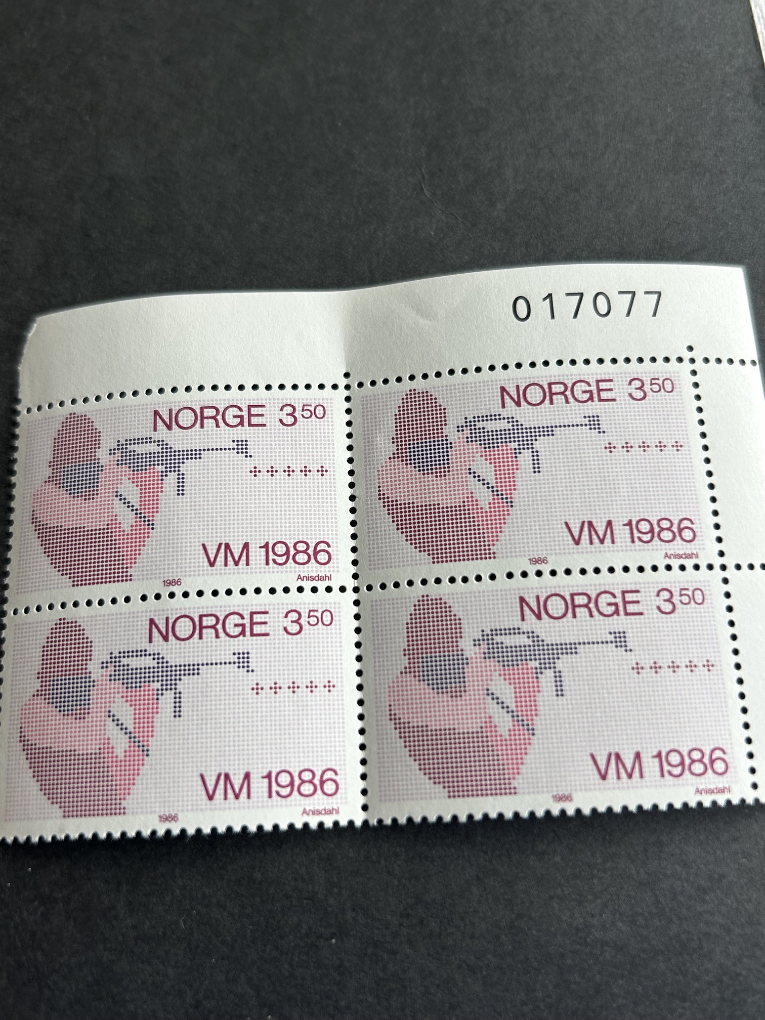 NK. 989. 4 bl VM Skiskyting
