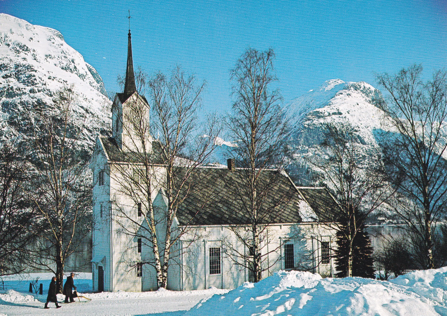 Oppstryn kirke ( Normann N-38-190)