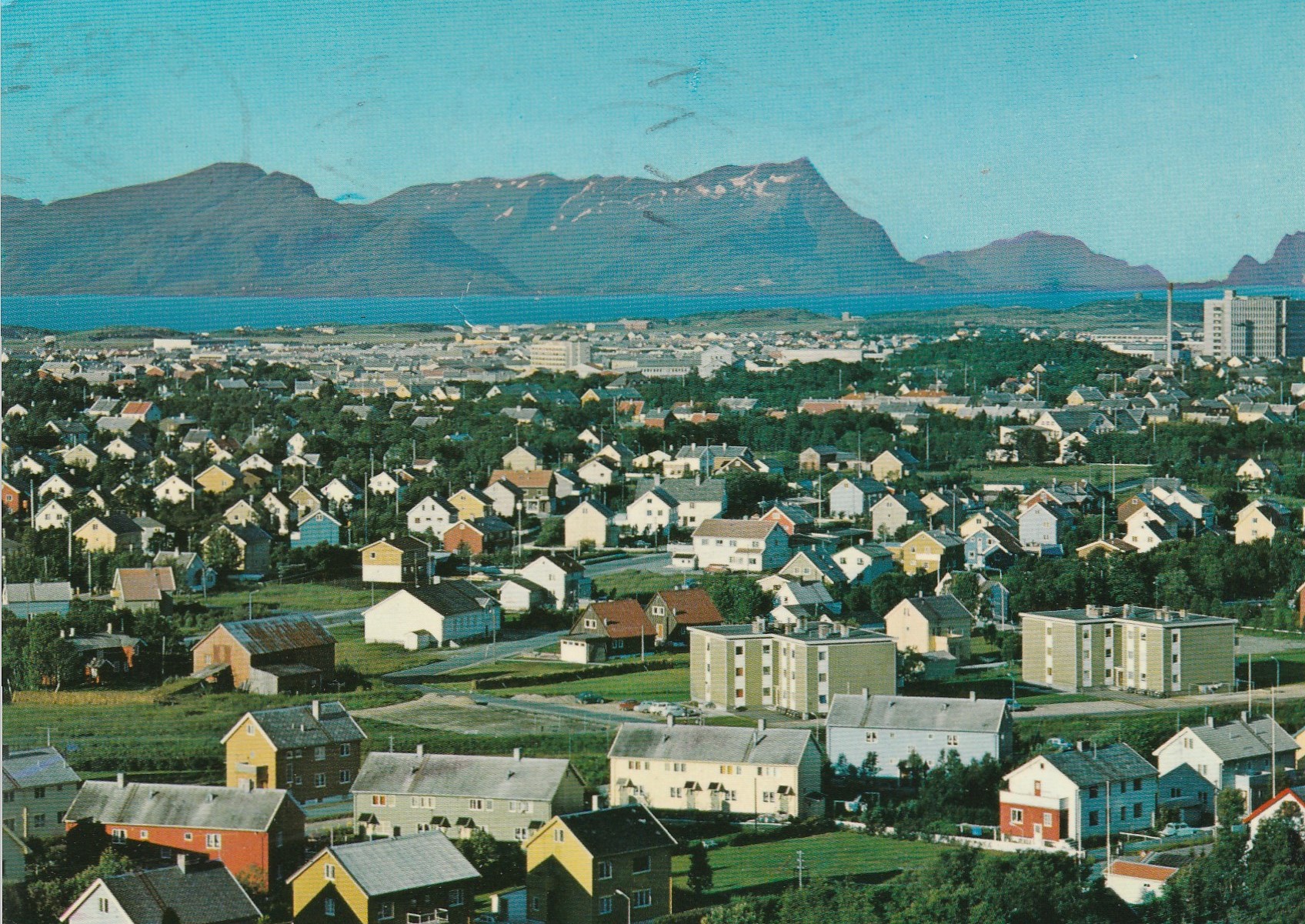 Bodø . Utsikt over byen . Aune F-5666-2 Pstg