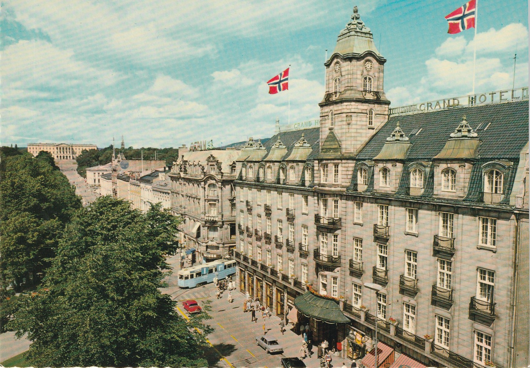 Eldre kort fra Oslo, Karl Johansgt . Mittet 1300/22