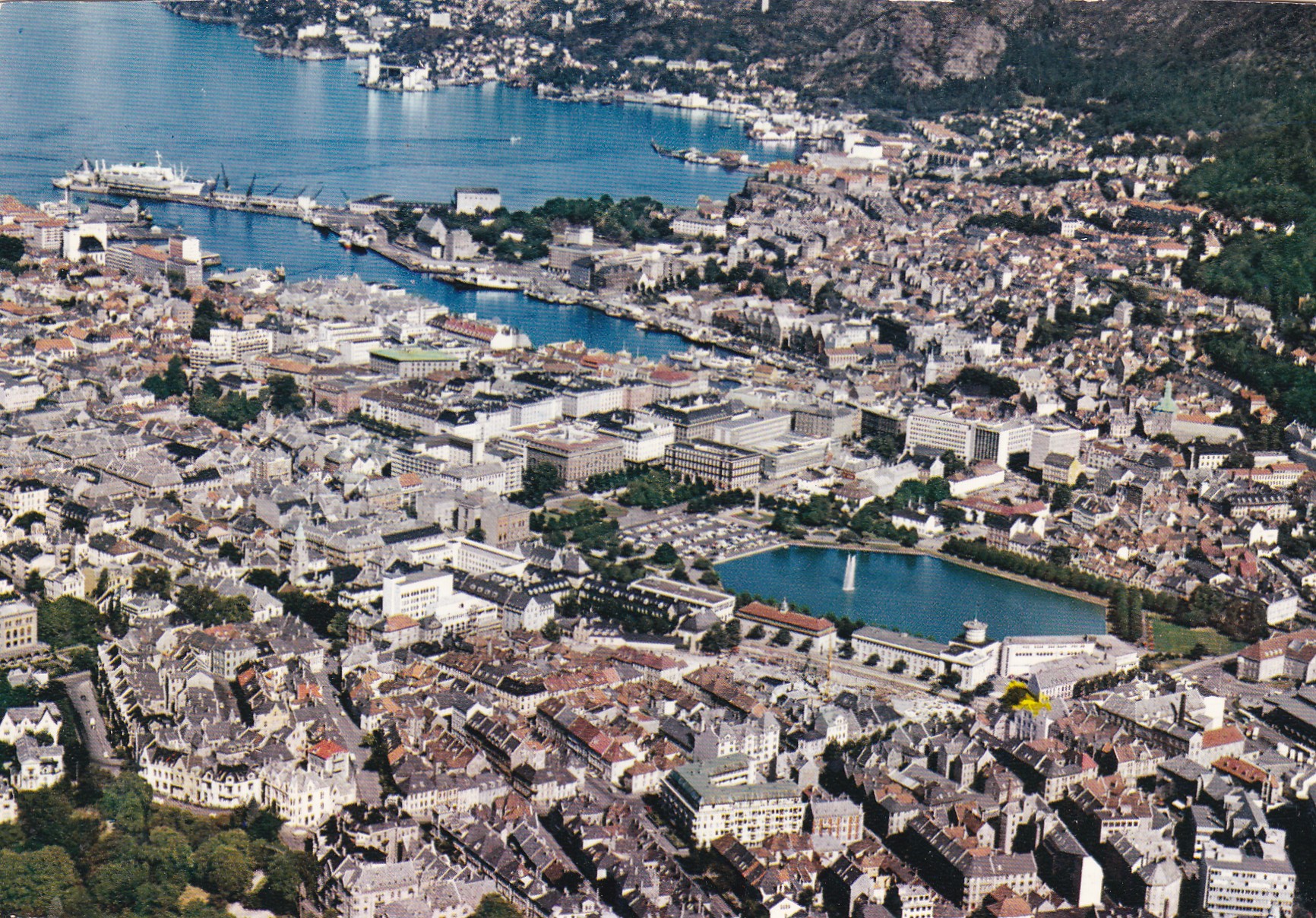 Bergen - oversikt ( Mittet 2300/84)