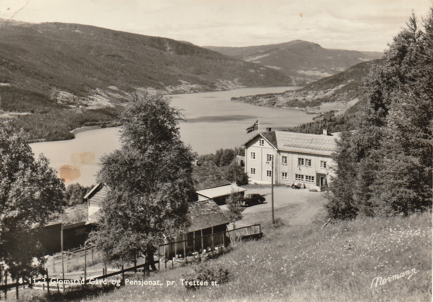 Eldre kort fra Glomstad Gård og Pensjonat,. pr Tretten st.  Normann 6-11-2 Pstg