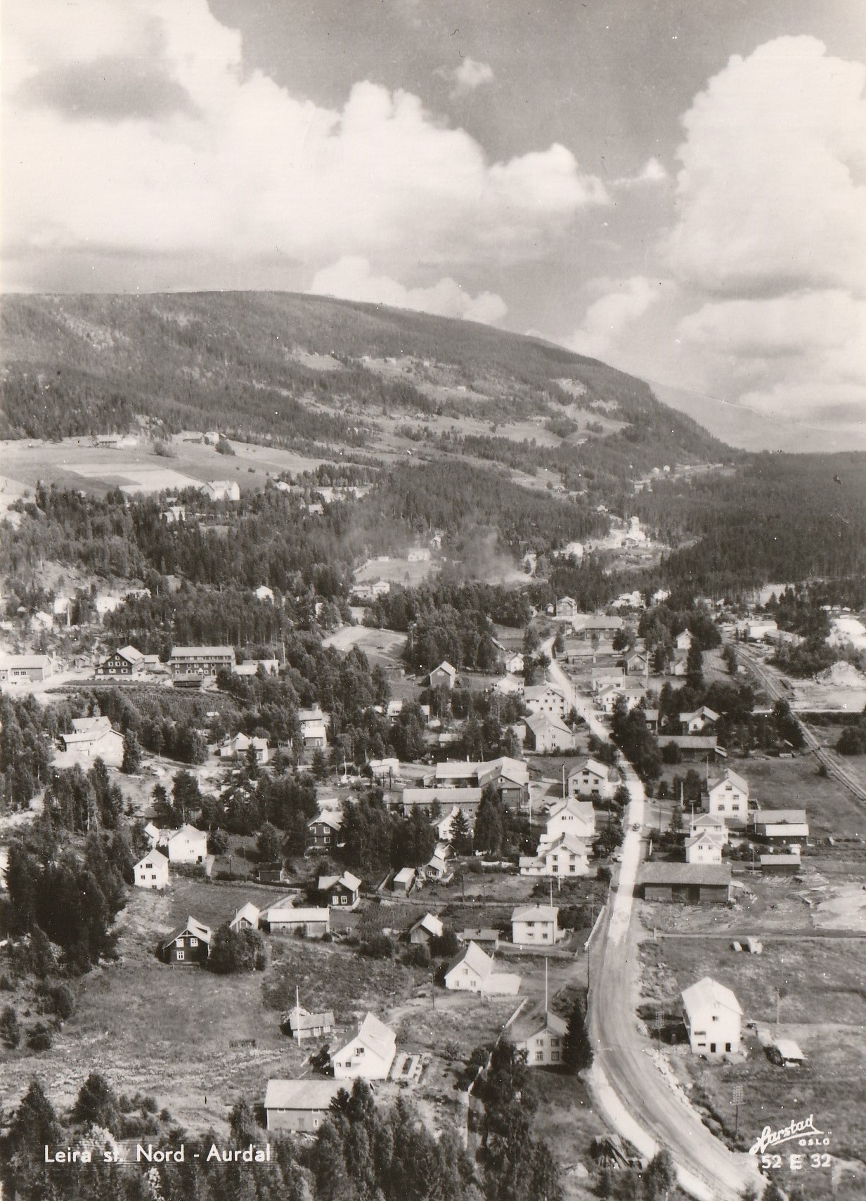 Leira st. Nord-Aurdal .  Harstad 52 E 32