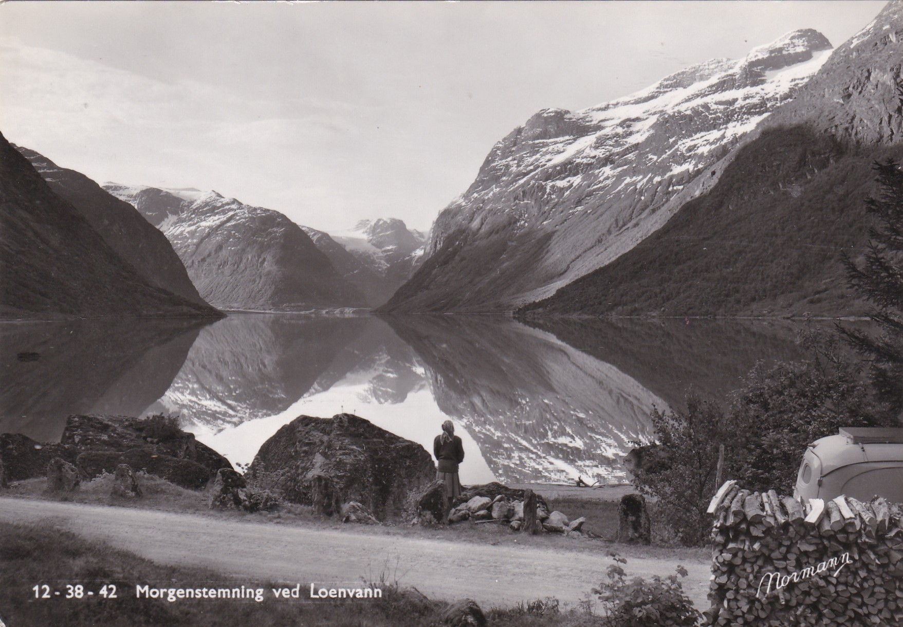 Morgenstemning ved Loenvann ( Normann 12-38-42)