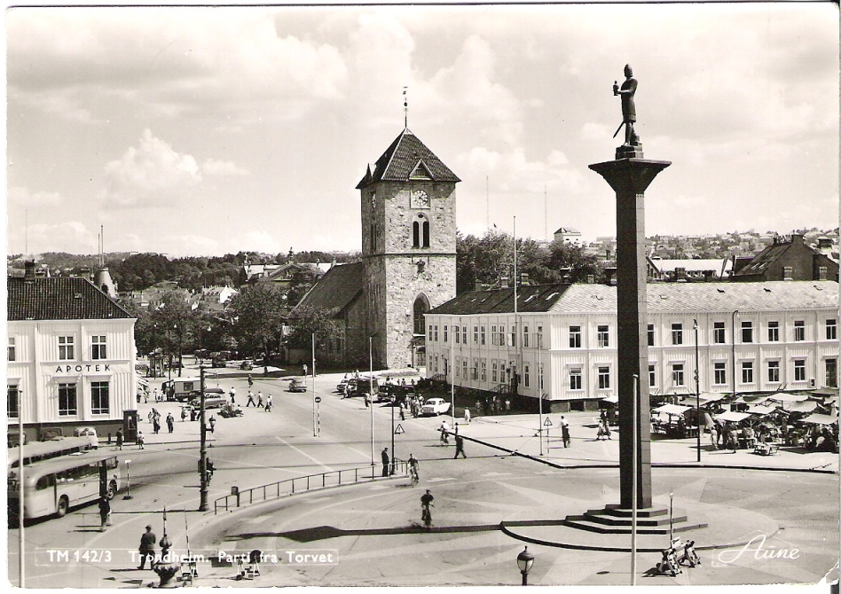 Trondheim, Torvet 1958. Aune TM 142/3