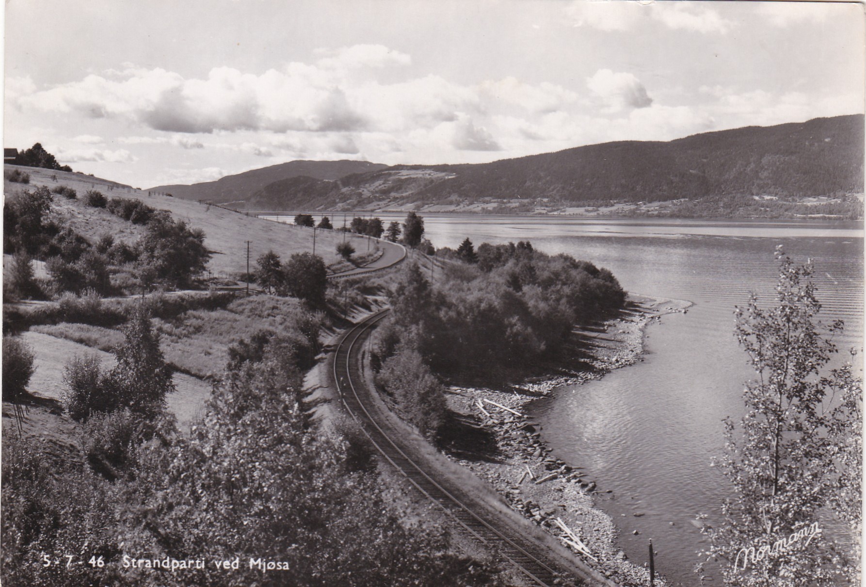 Strandparti ved Mjøsa ( Normann 5-7-46)