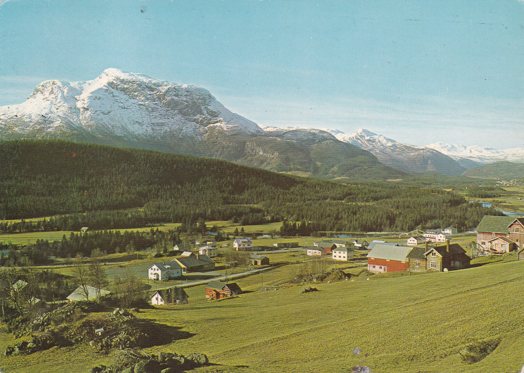 Fra Hemsedal mot Totten ( H. Strand E-45)