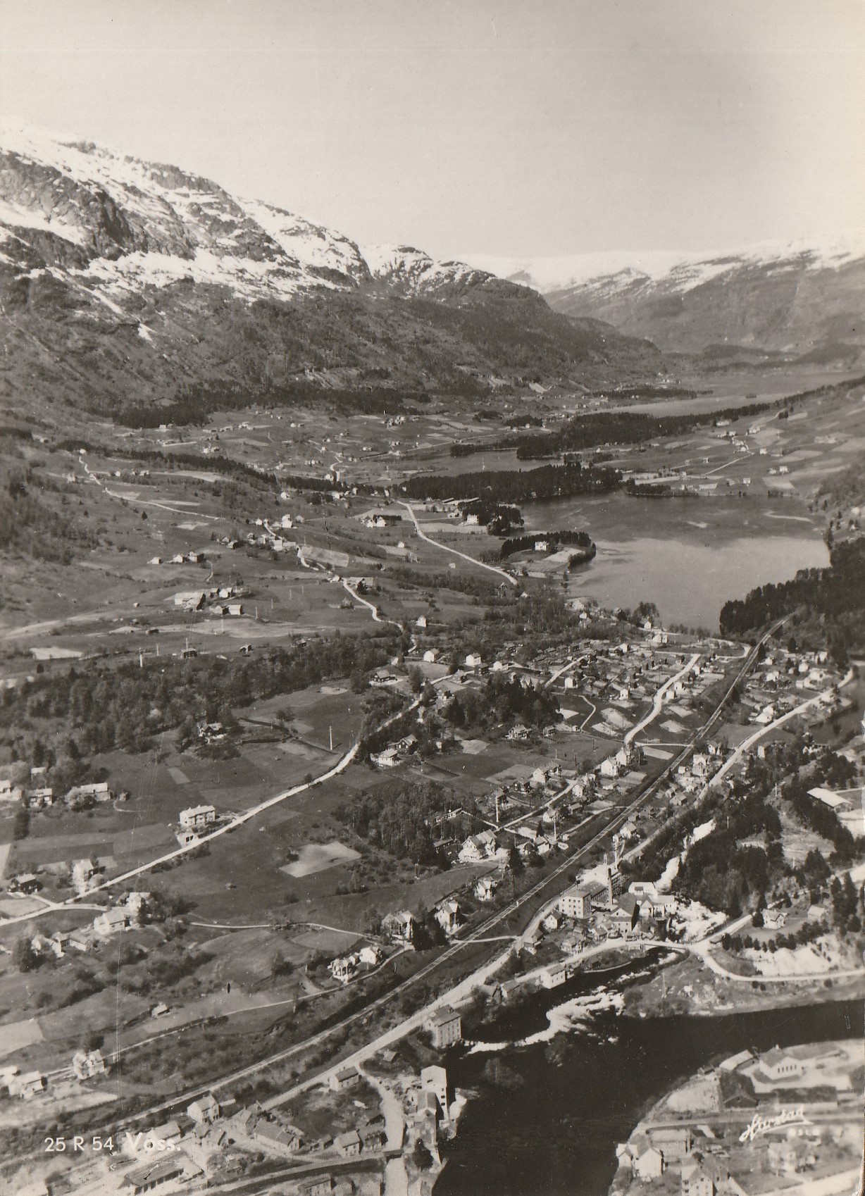 Voss . Harstad 25 R 54