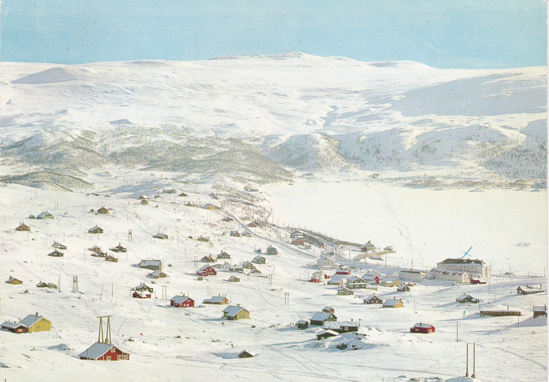 Ustaoset med Ustetind ( H. Strand E-25)