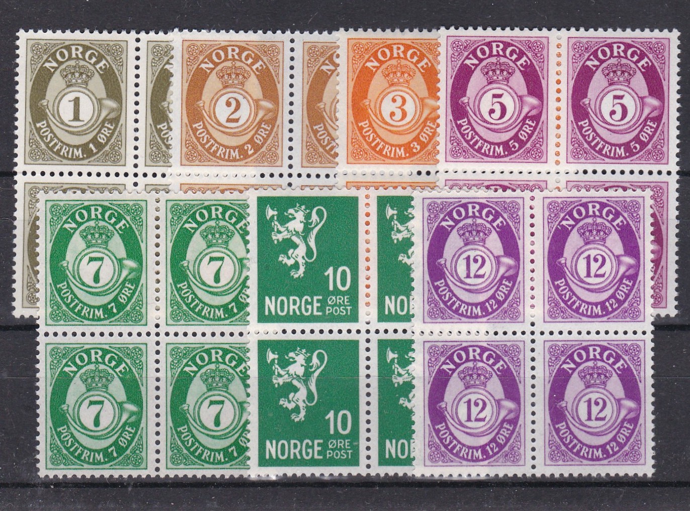 Posthorn/Løve ( NK 237/43) 4-blokk postfrisk