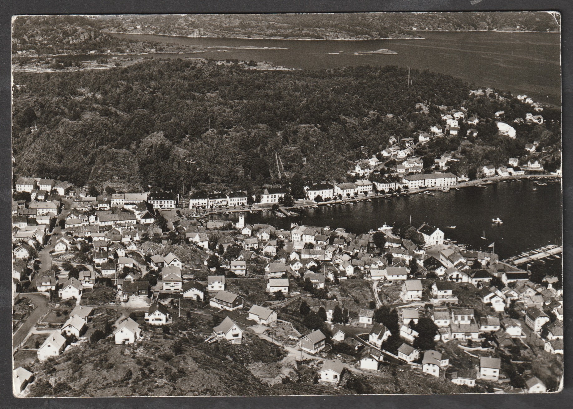 Risør. Widerøe 141714
