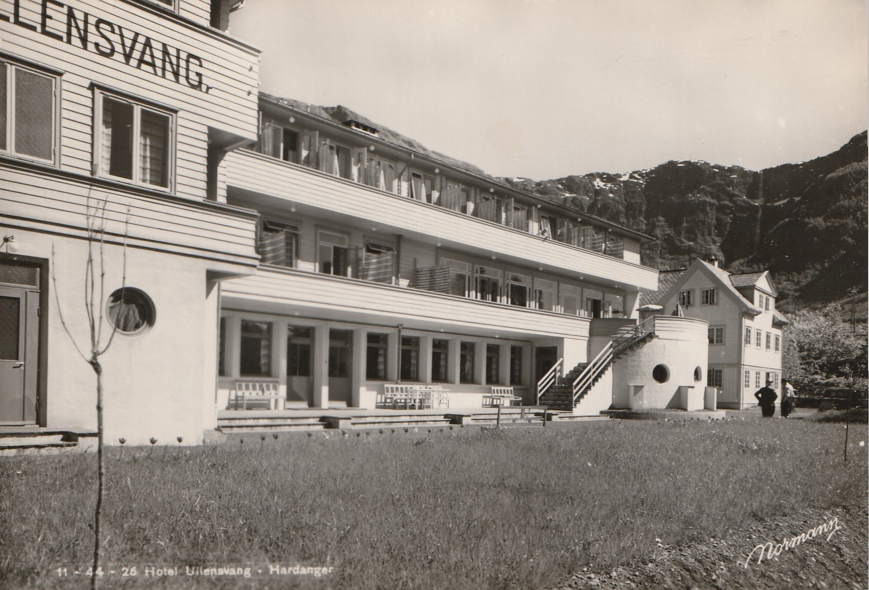 Eldre kort fra Hotel Ullensvang - Hardanger . Normann 11-44-26