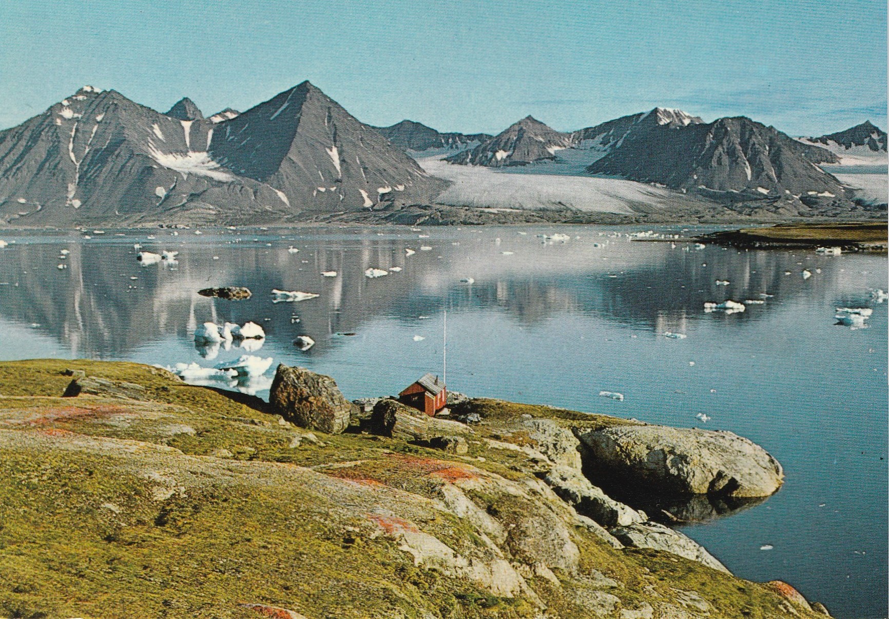 Svalbard - Spitsbergen - Spitzbergen : Juttaholmen i Kongsfjorden. Grøndahl 26