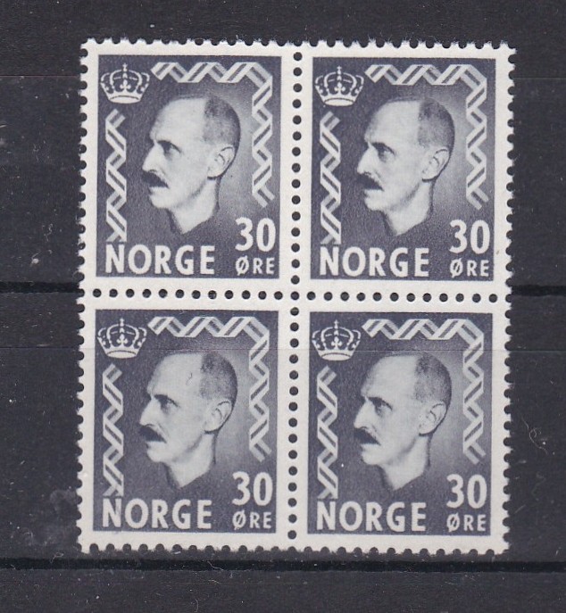 Haakon 30 øre grå ( NK 395) 4-blokk postfrisk