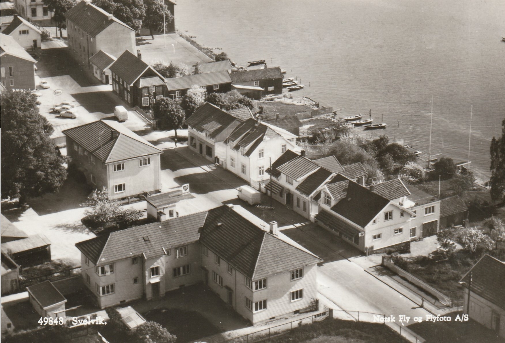 Eldre kort fra Svelvik .  NFF 49848