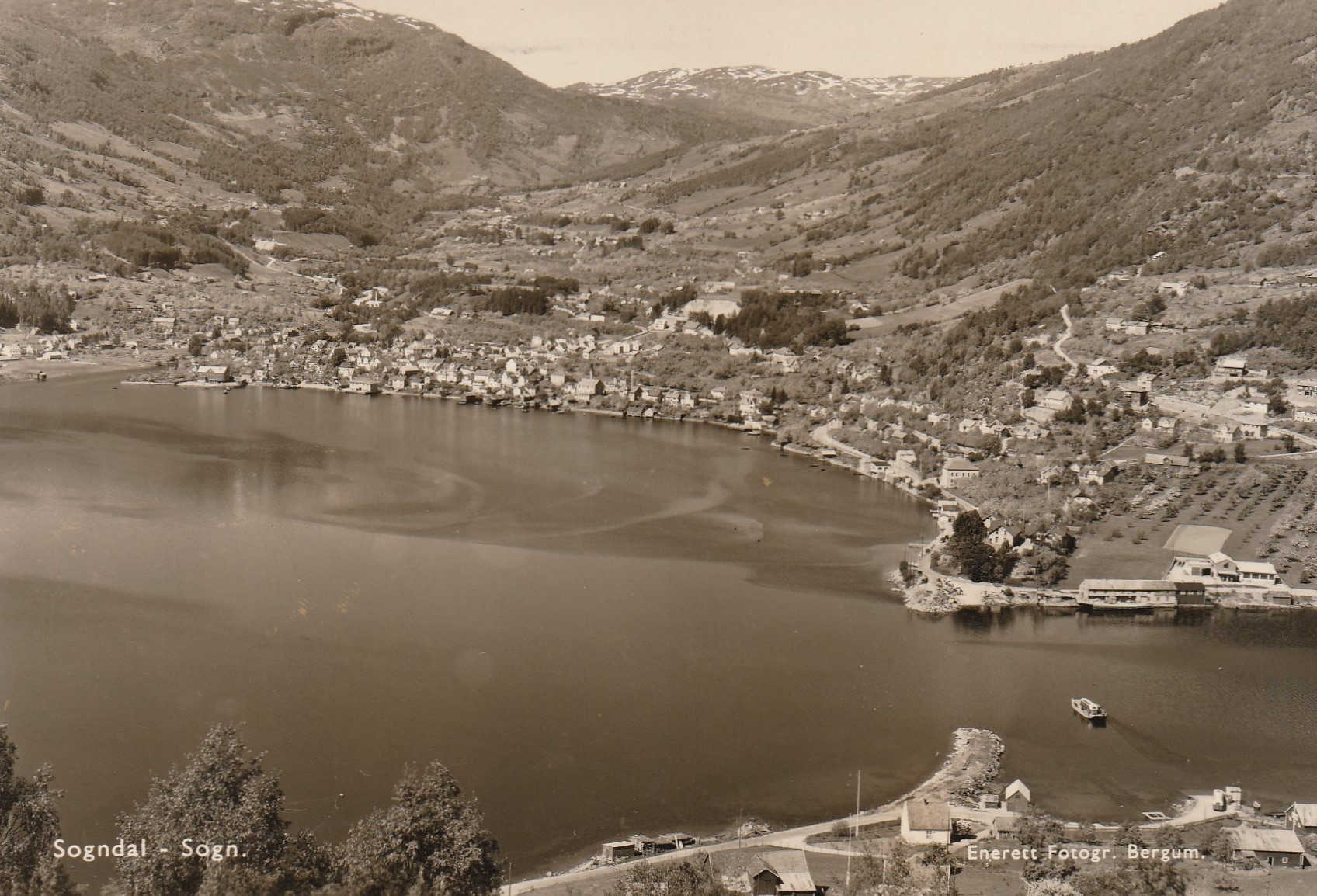 Eldre kort fra Sogndal - Sogn . Bergum Unum Pstg