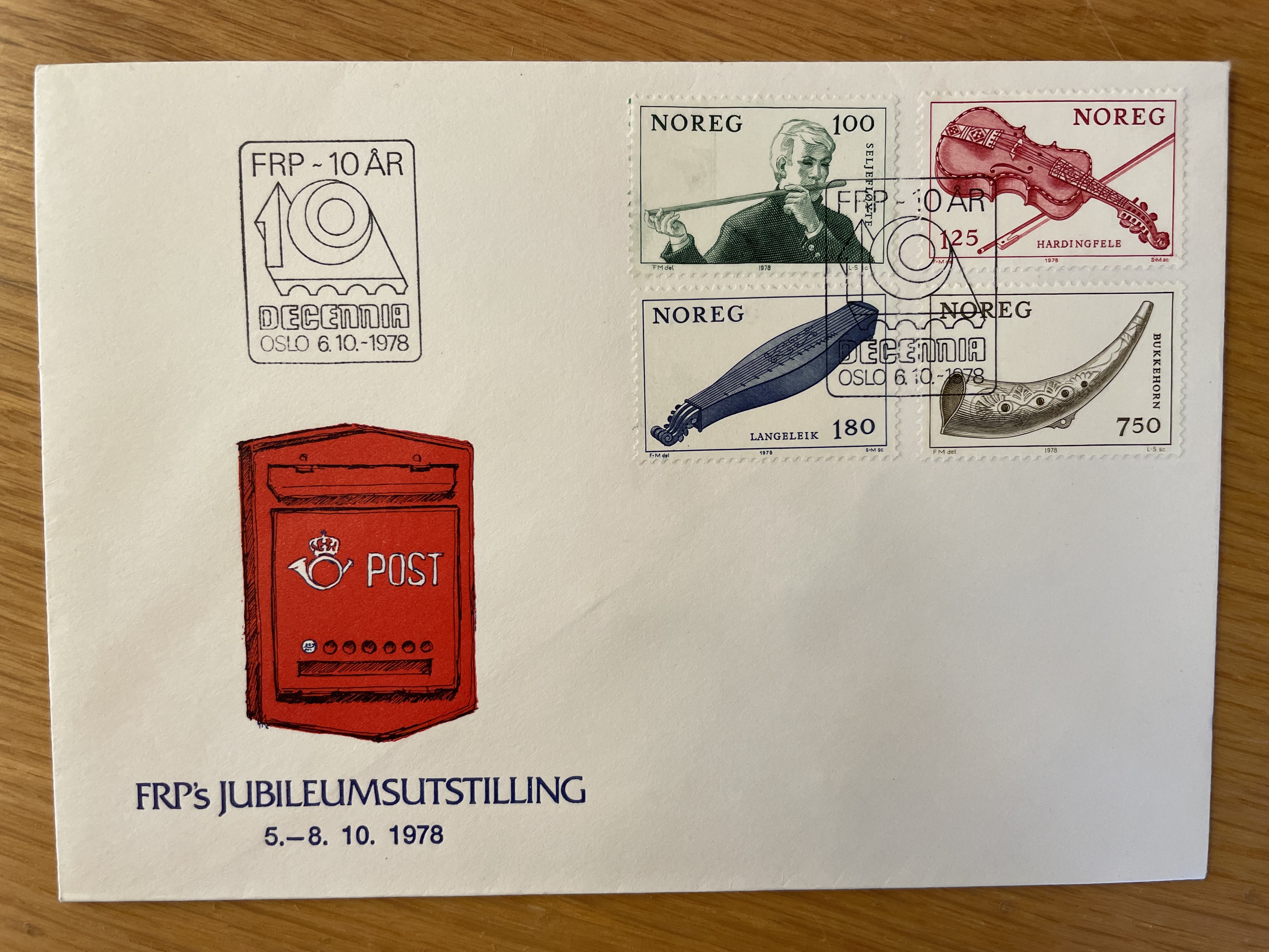 NK 831-834 med vignett og stempel FRP 10 år / postkasse