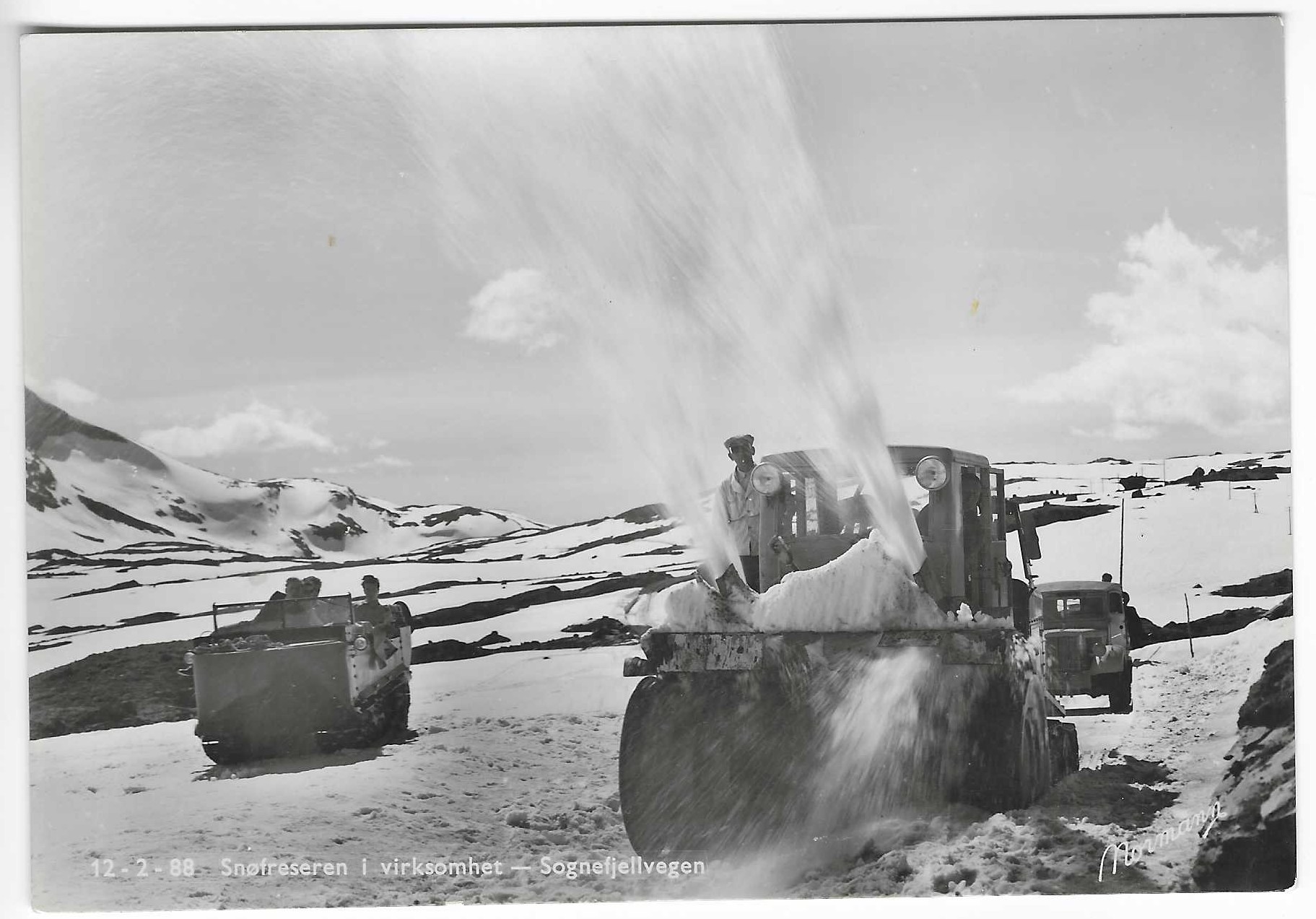 Snøfresing på Sognefjellsveien.50t. Normann. Knallmotiv!