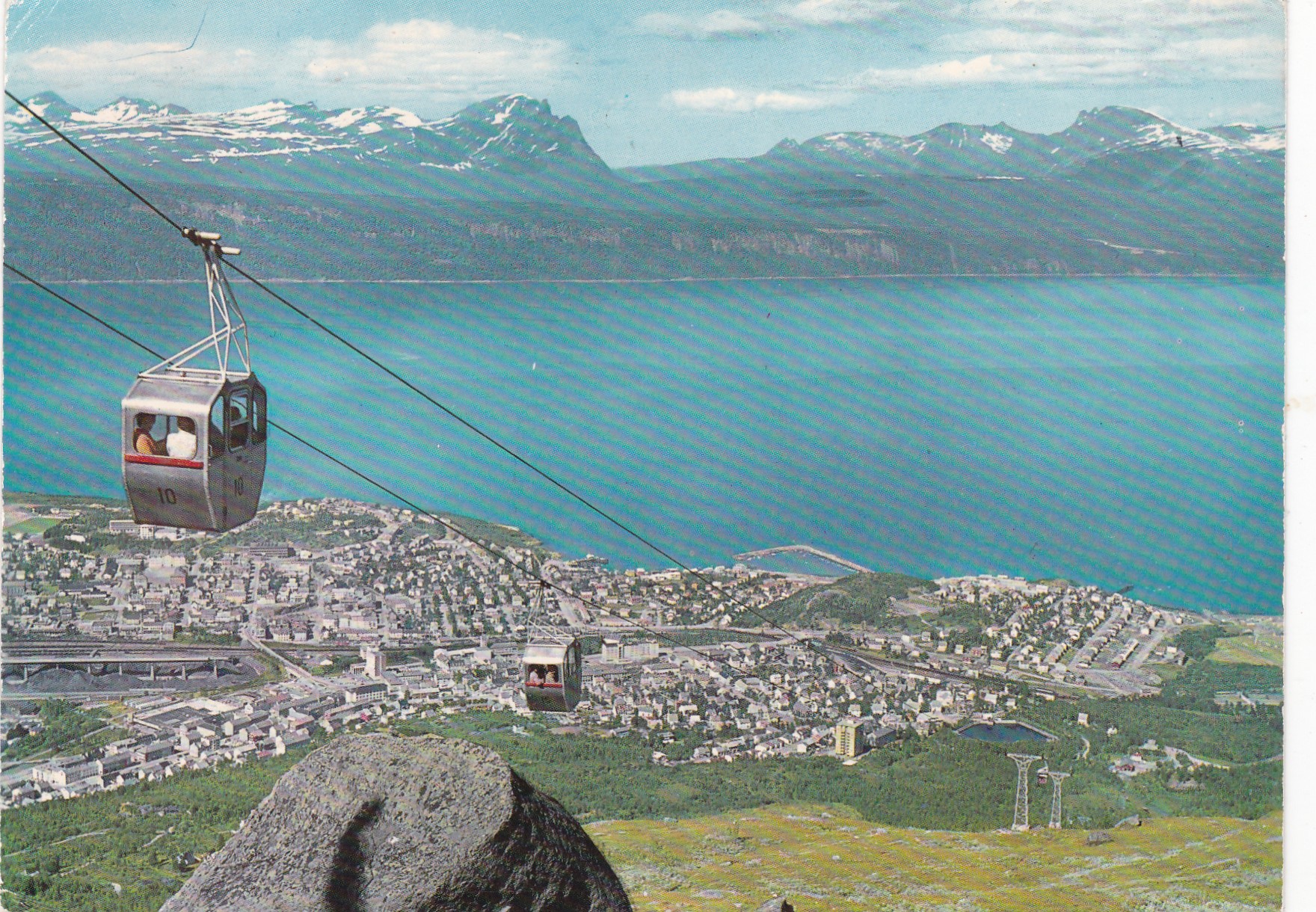 Narvik. Utsikt over byen med Fjellheisen ( Aune F-1962-4)