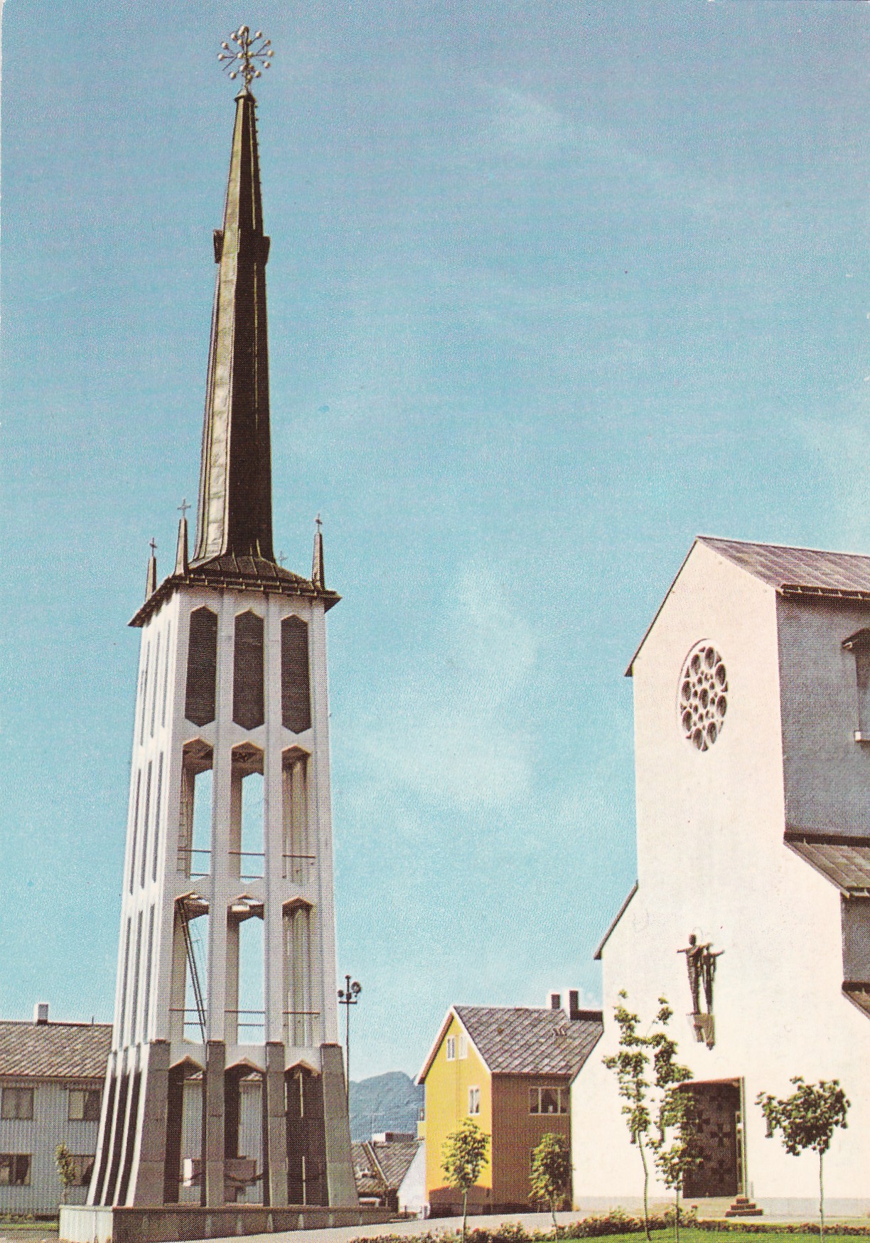 Bodø. Domkirken ( Oppi 31/1)