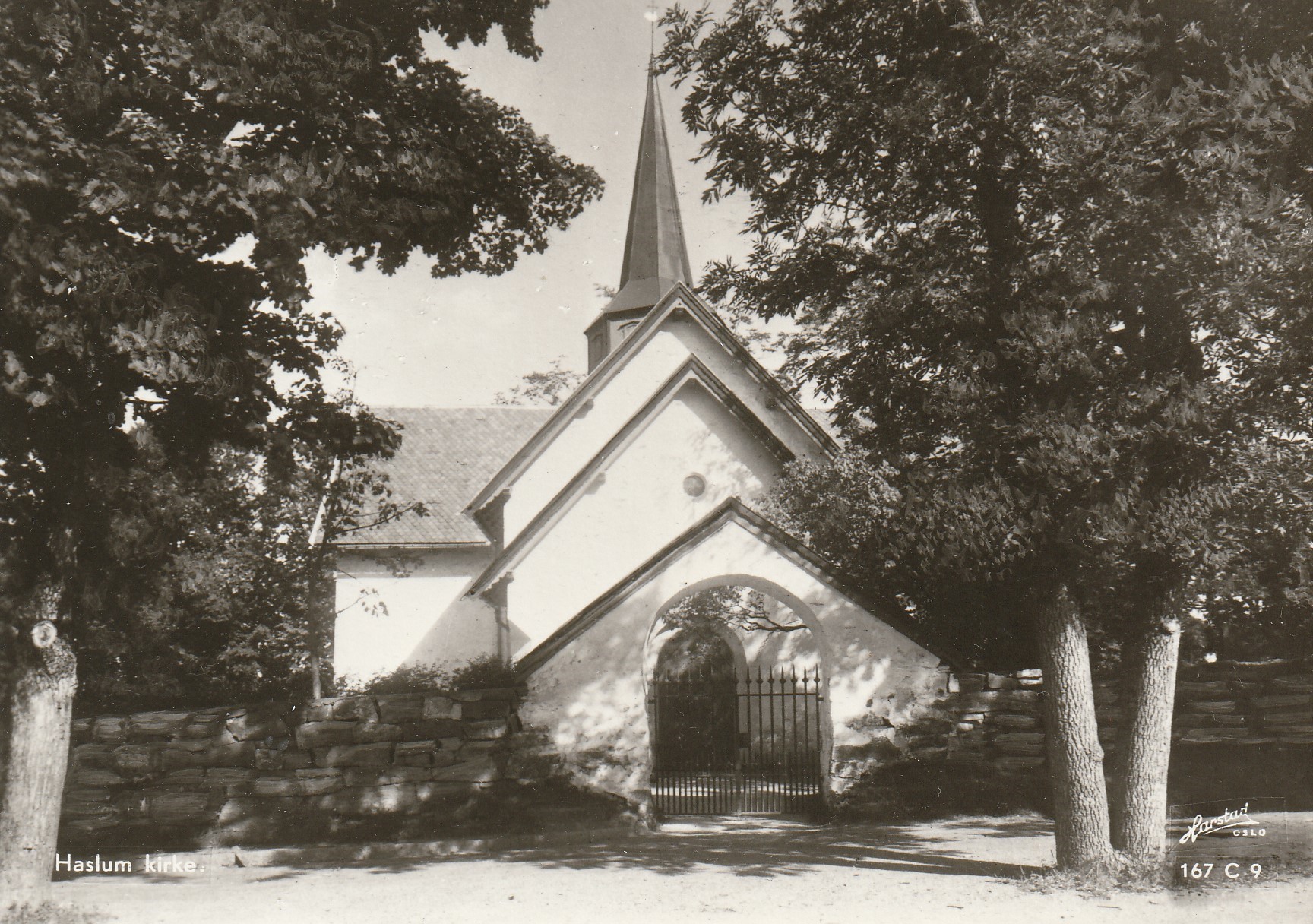 Haslum kirke.   Harstad 167 C 9