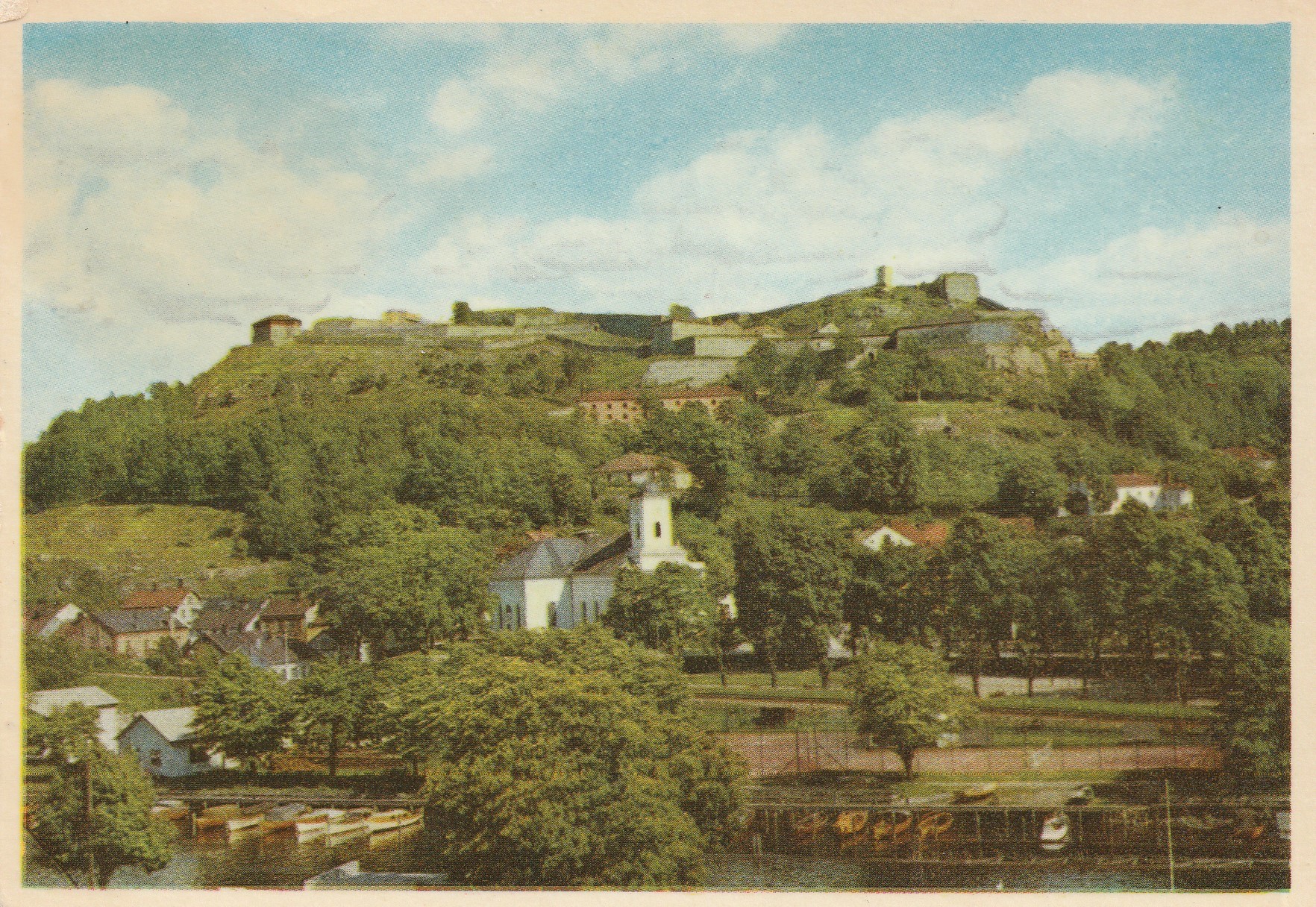 Eldre kort fra Halden. Fredriksten sett fra byen . Oppi 3 Pst