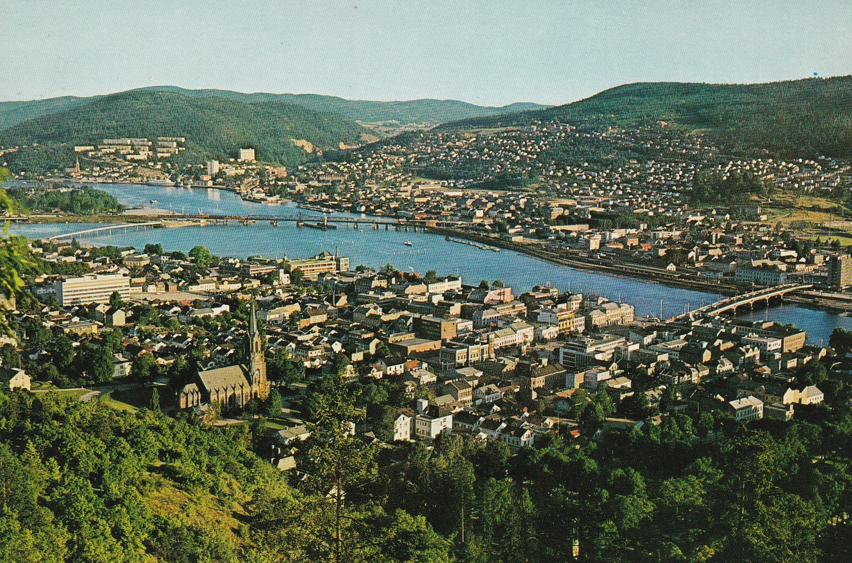 Eldre kort fra Drammen . Mittet 1626/21
