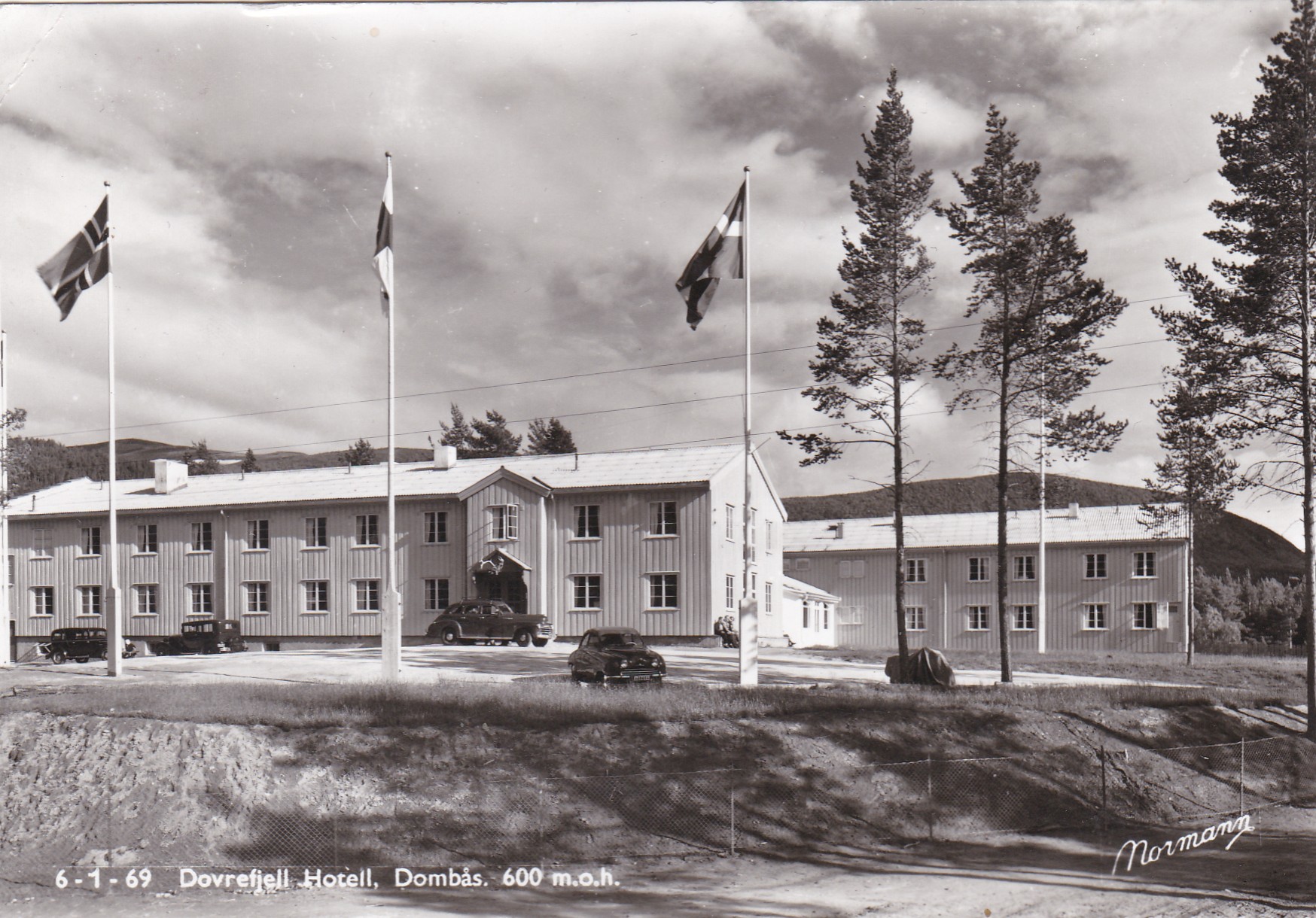 Dovrefjell Hotell, Dombås ( Normann 6-1-69)