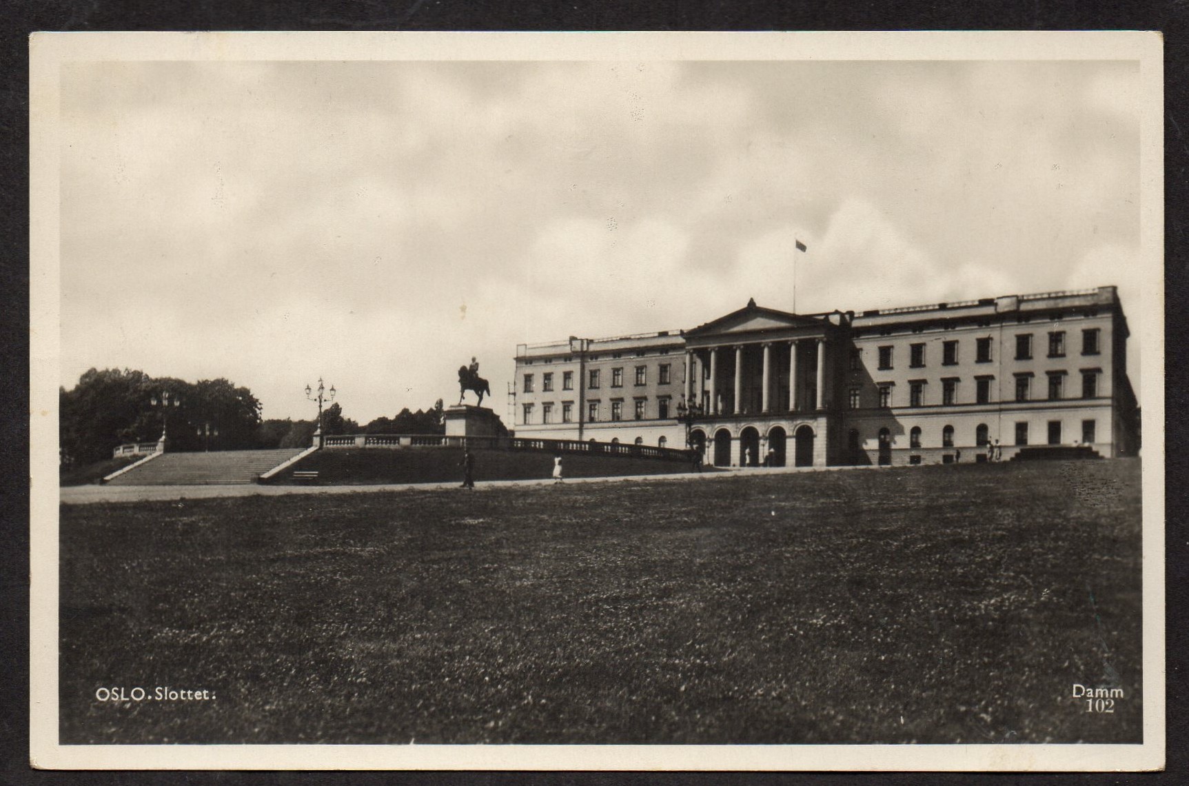 Kort Oslo-Slottet maskinst. Oslo 1933 - Reis godt og billig-Damm 102