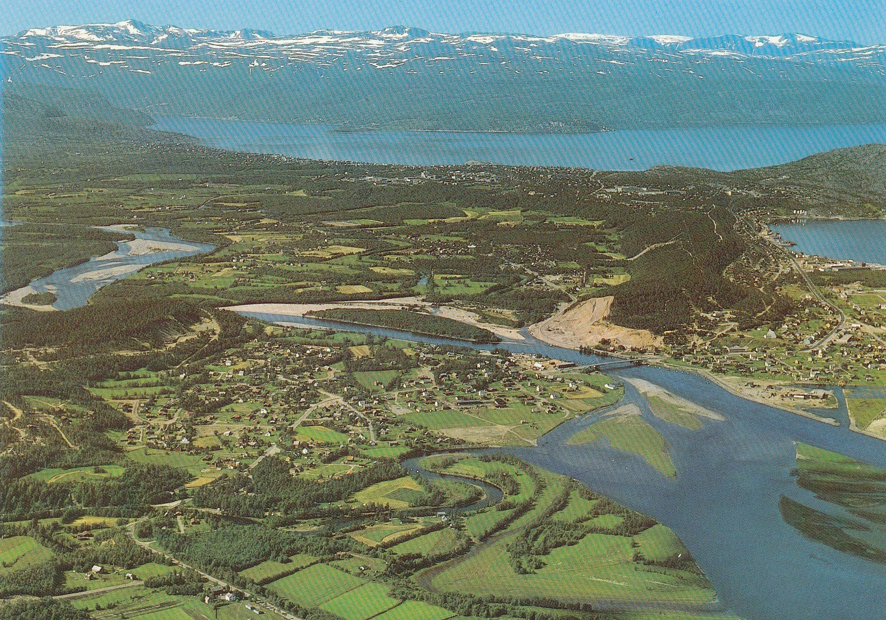 Alta sett fra fly . Aune F-10345-2