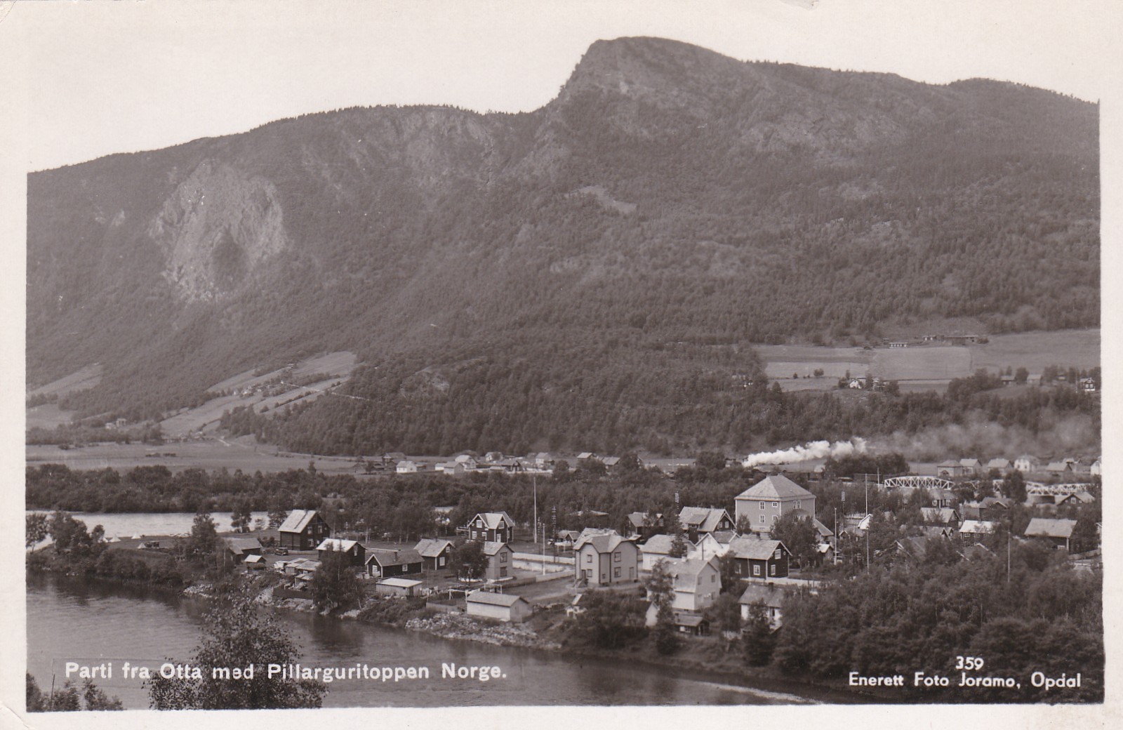 Parti fra Otta med Pilarguritoppen ( Joramo 359)