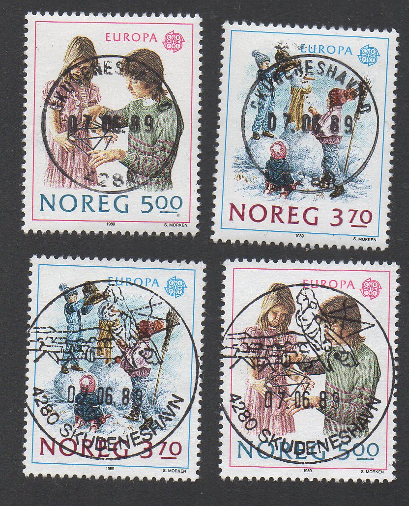 Nk 1068 og 1069 LUX Skudeneshavn, 4 merker!