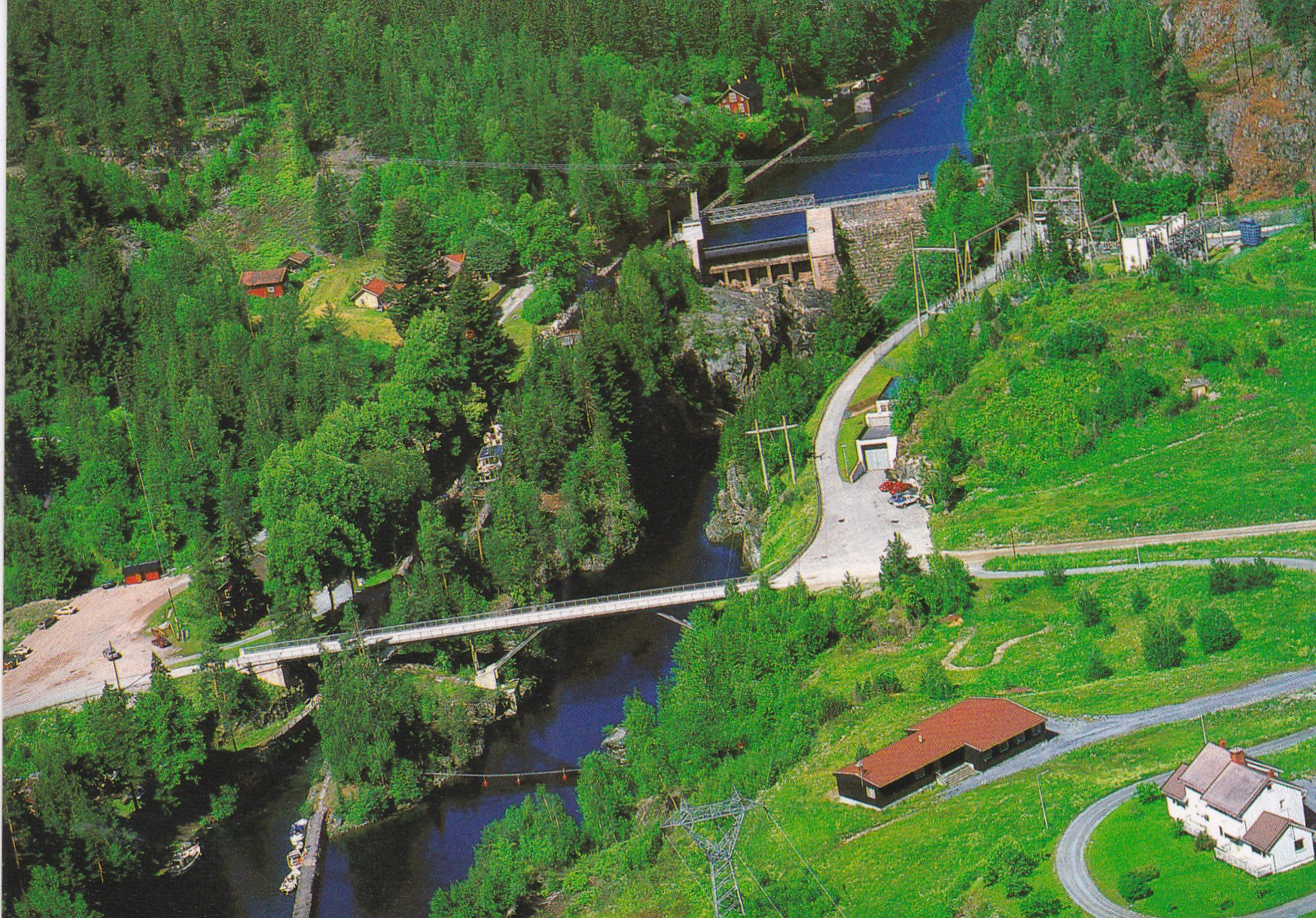 Vrangfoss sluser m/ M/S Victoria og Slusemesterens veranda