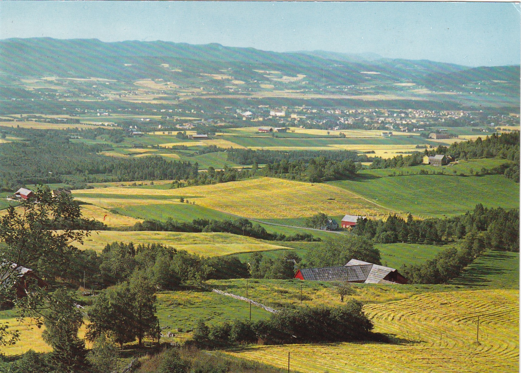 Utsikt over Verdalen ( Aune F-2061-4)