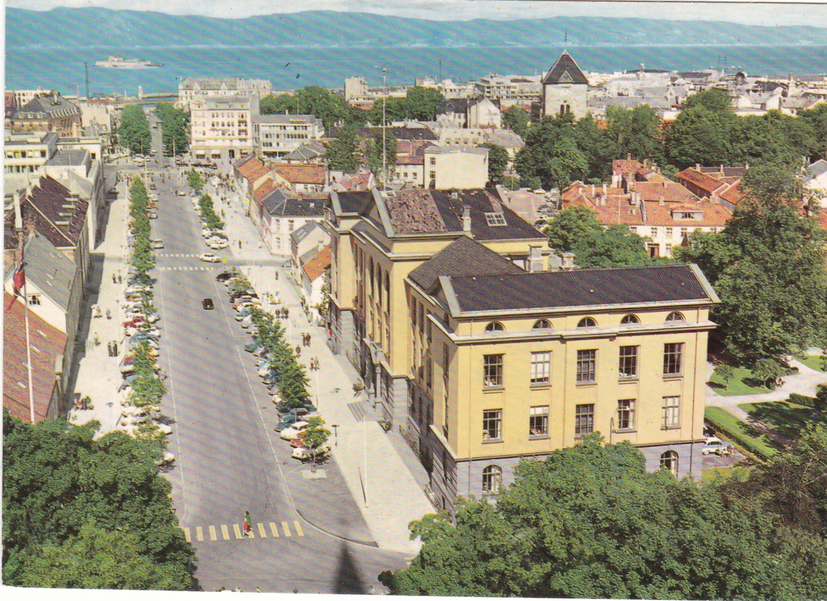 Trondheim. Utsikt fra Nidarosdomen ( Aune F-2392-5)