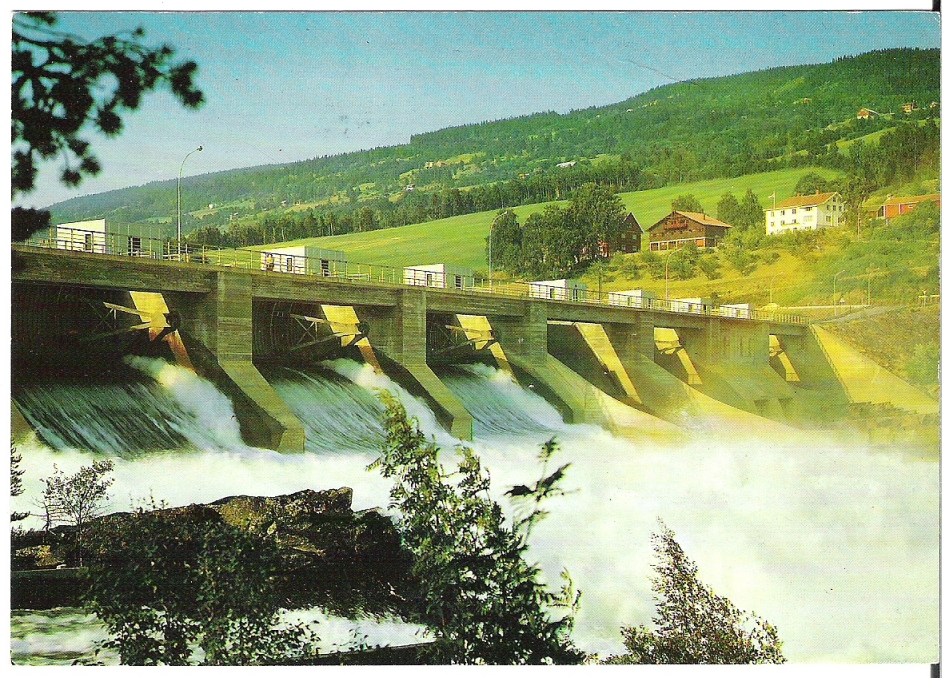 Fossegården, Hunder. Normann