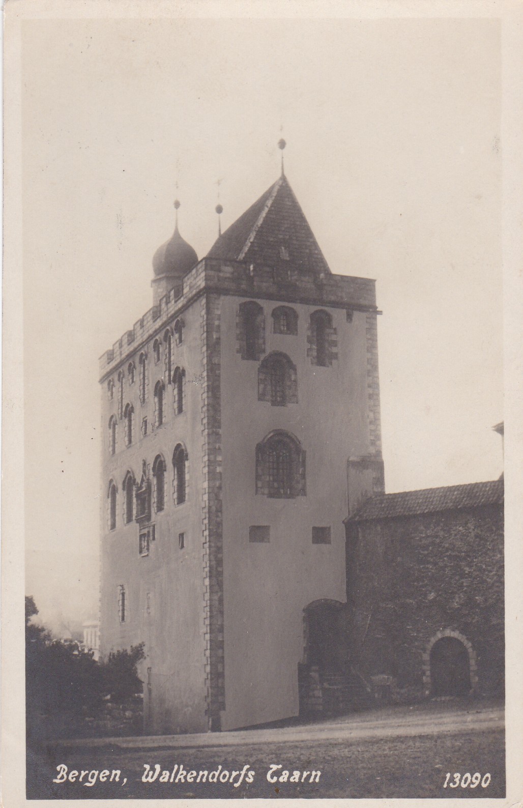 Bergen. Walkendorfs Taarn ( C. Monsen Bok- og Papirhandel 13090)