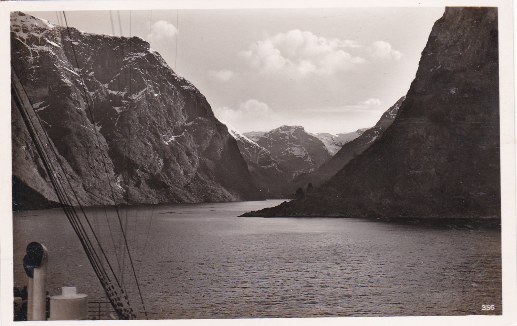 Einfahrt in den Maurangerfjord ( C M & S 6)