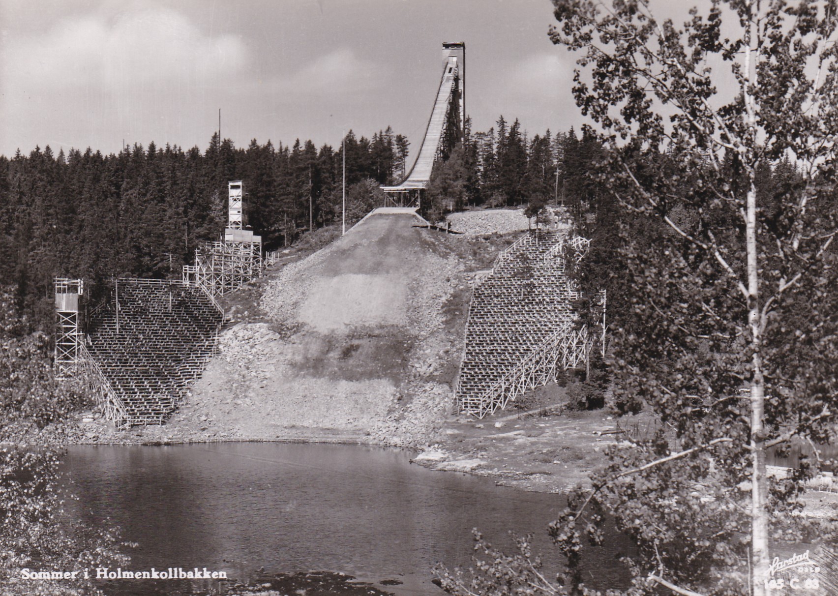 Sommer i Holmenkollen ( Harstad 165 C 83)