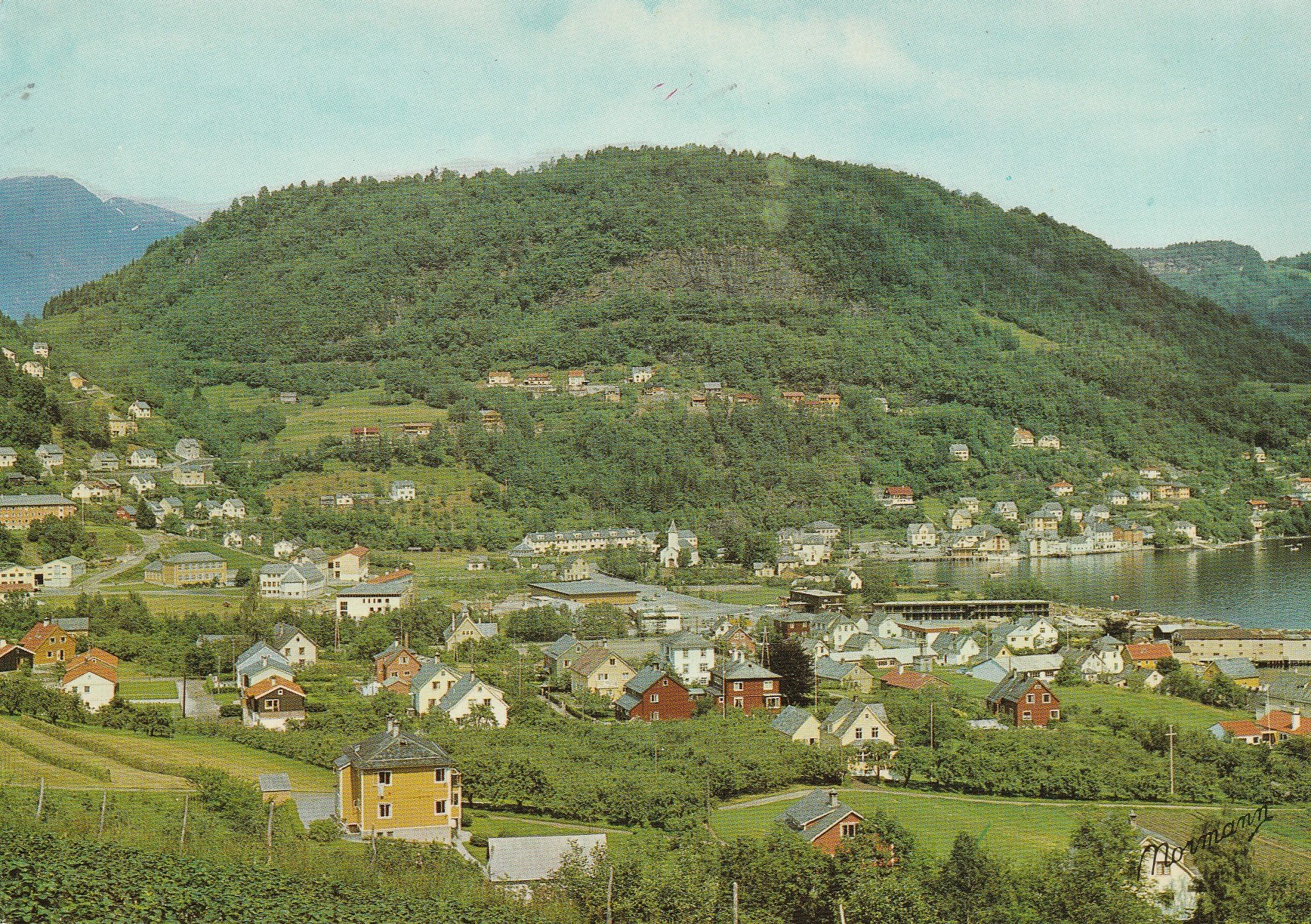 Eldre kort fra Øystese , Hardange Fjord. Normann O-51-55 Pst