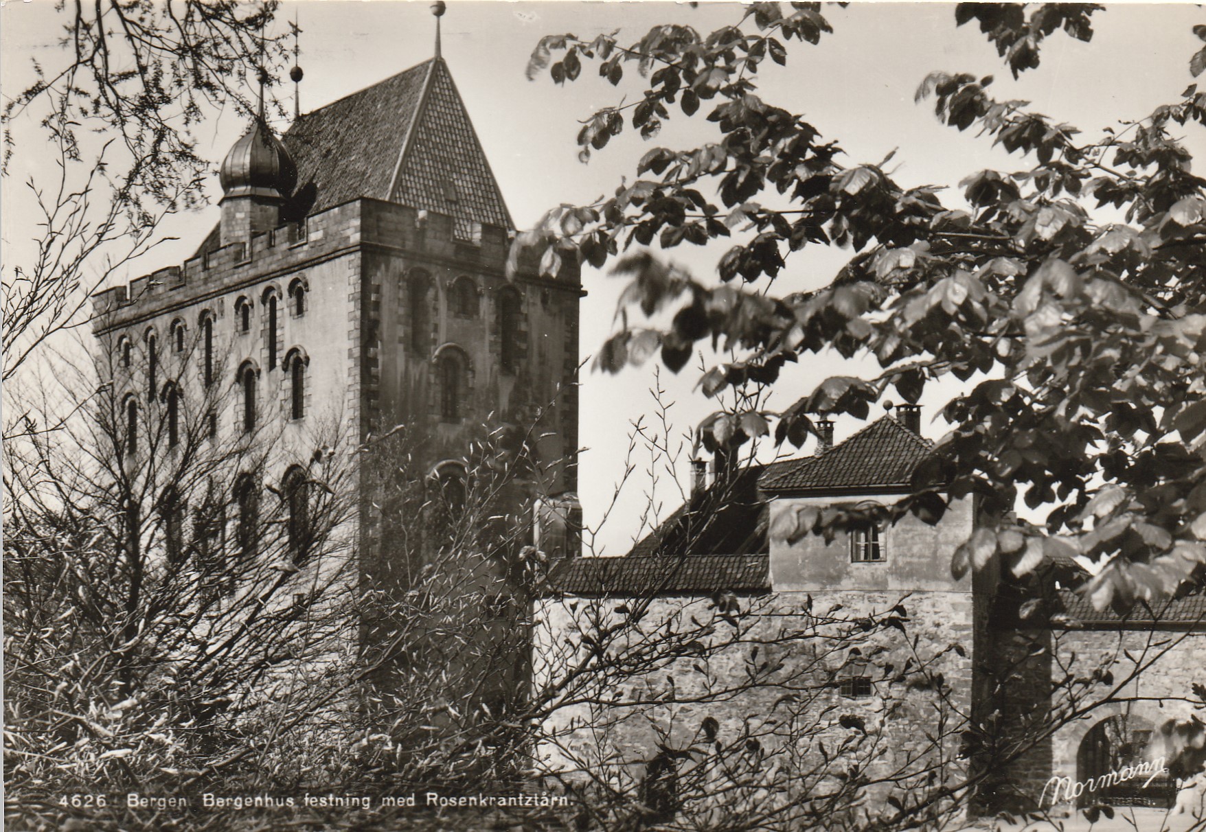 Eldre kort fra Bergen . Bergenhus festning med Rosenkrantztårn . Normann 4626