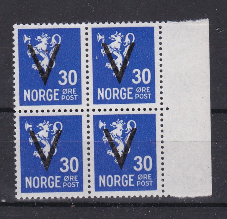 V-merke 30 øre m/vannmerke ( NK 269) 4-blokk postfrisk