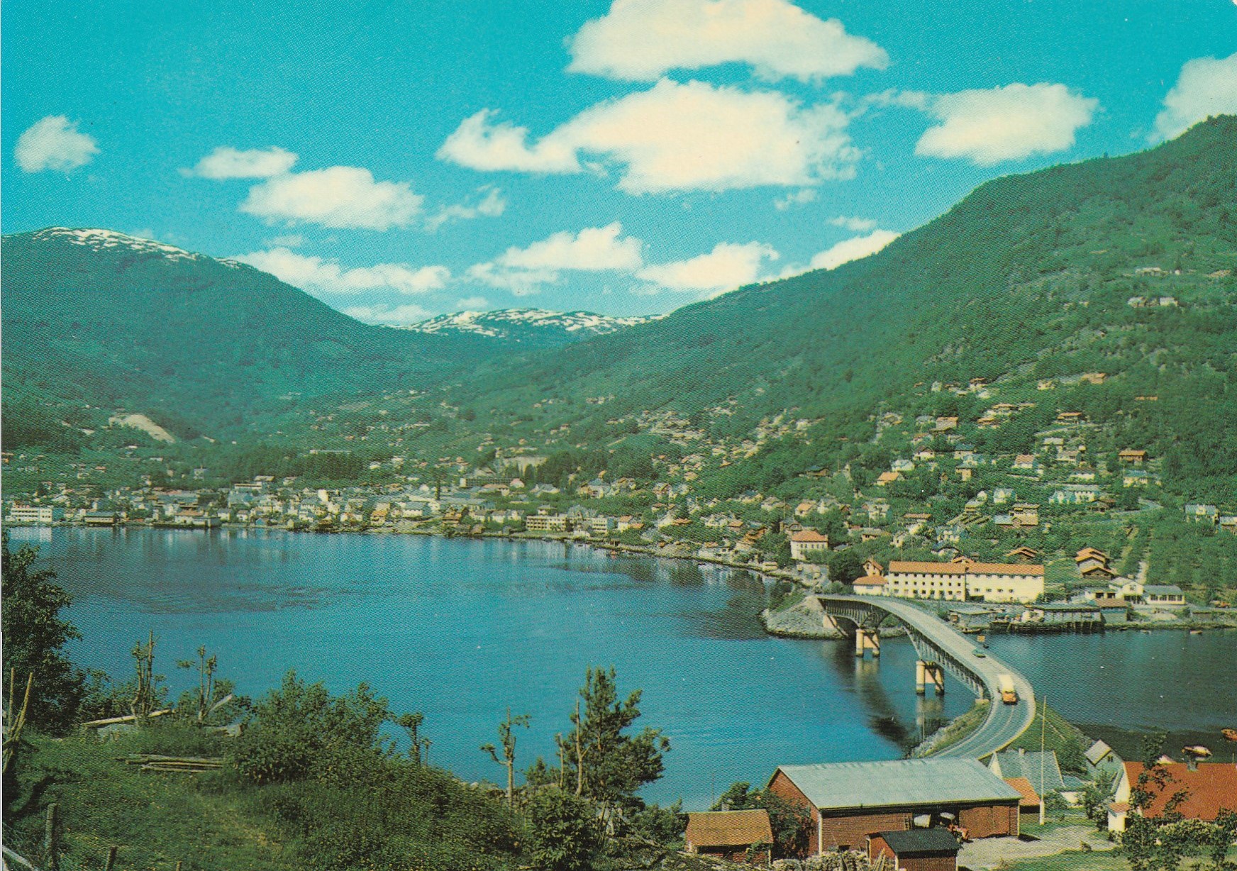 Sogndal i Sogn .  Tufte 6270