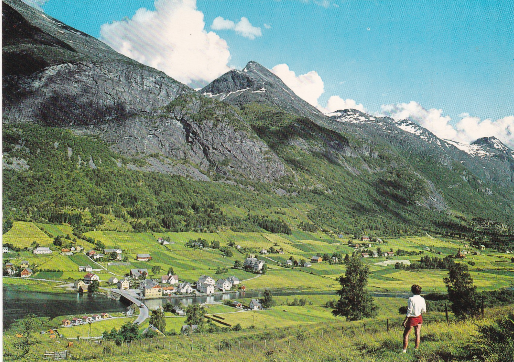 Olden. Utsikt over stedet ( Aune F-2819-6)