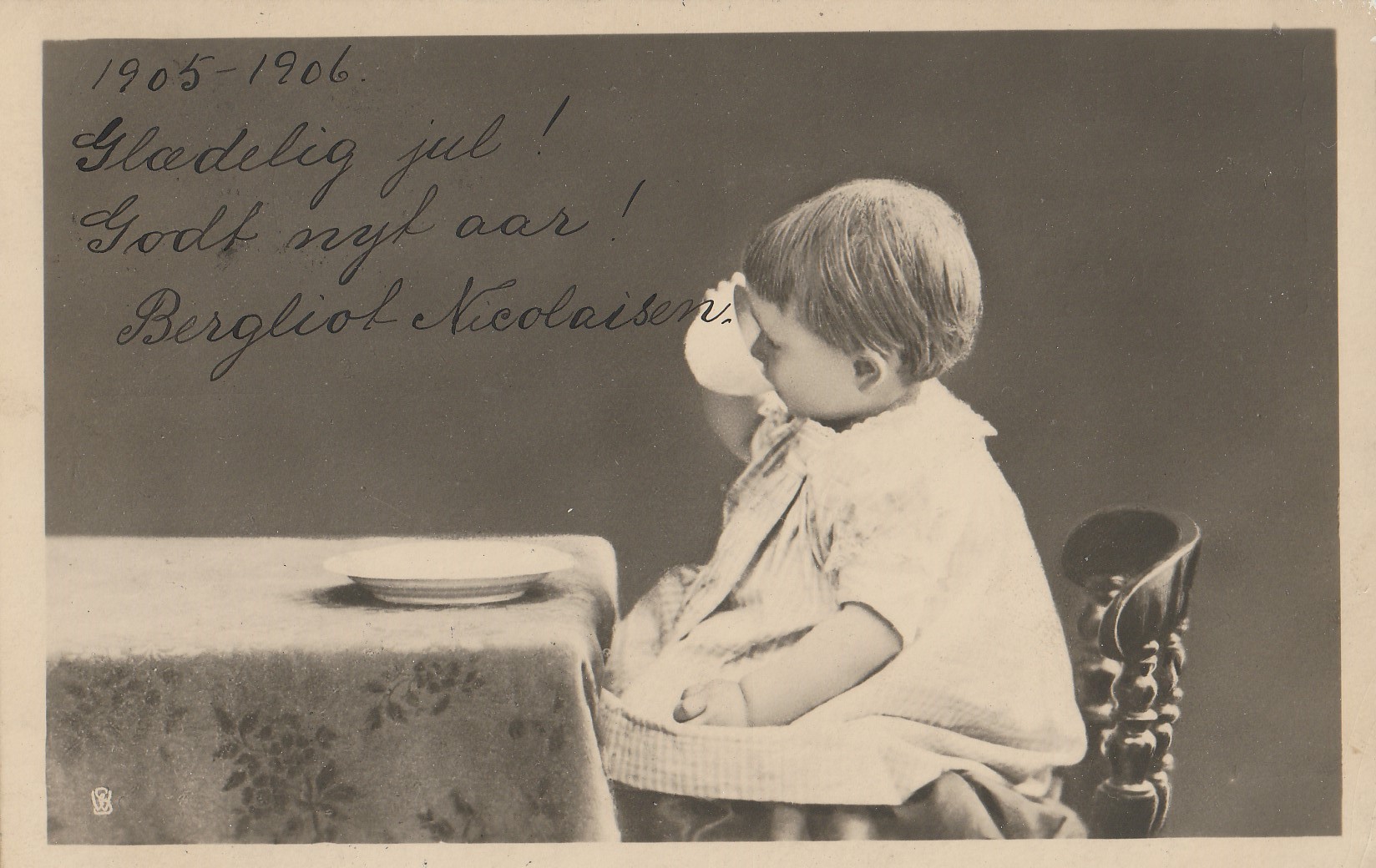 Gammelt kort uten tittel .  Utgiver ? Serie 227/4  Pst Småf