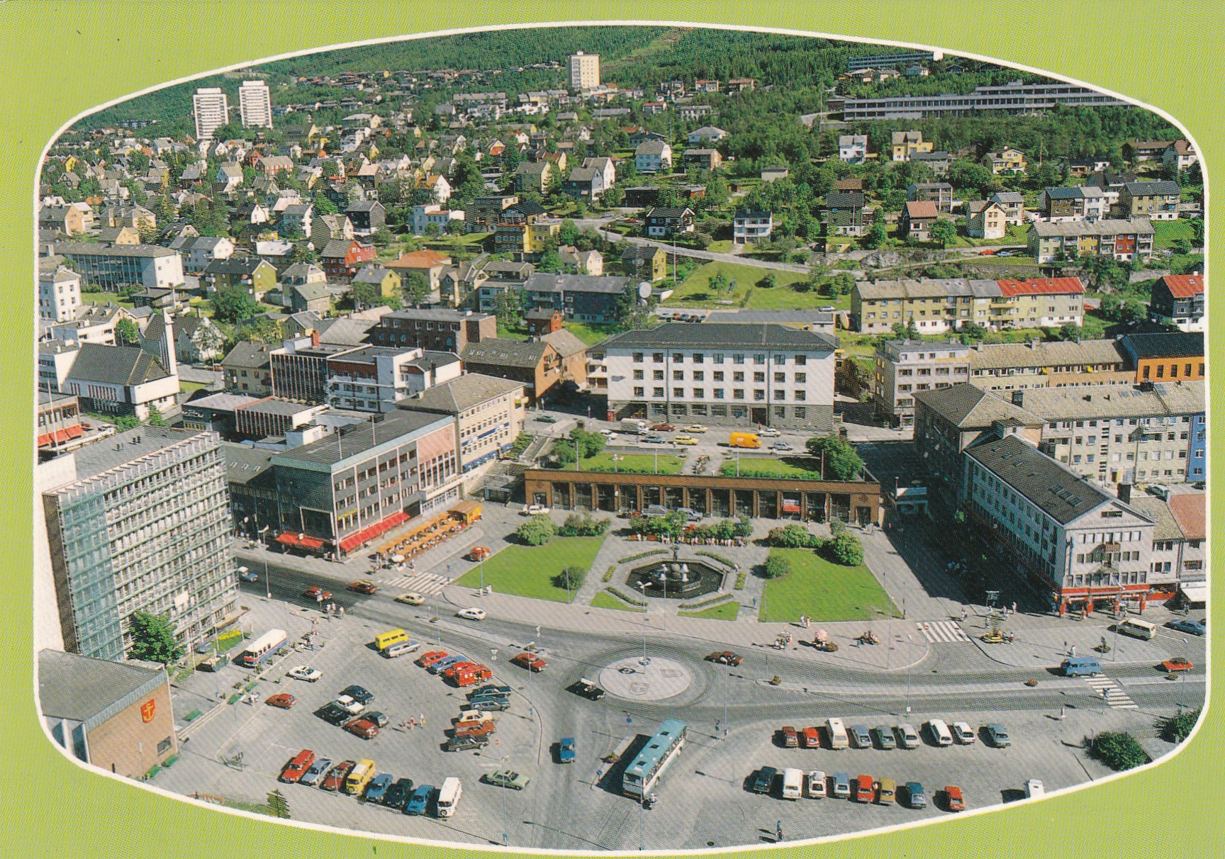Narvik. Sentrum ( To-foto 89-368)