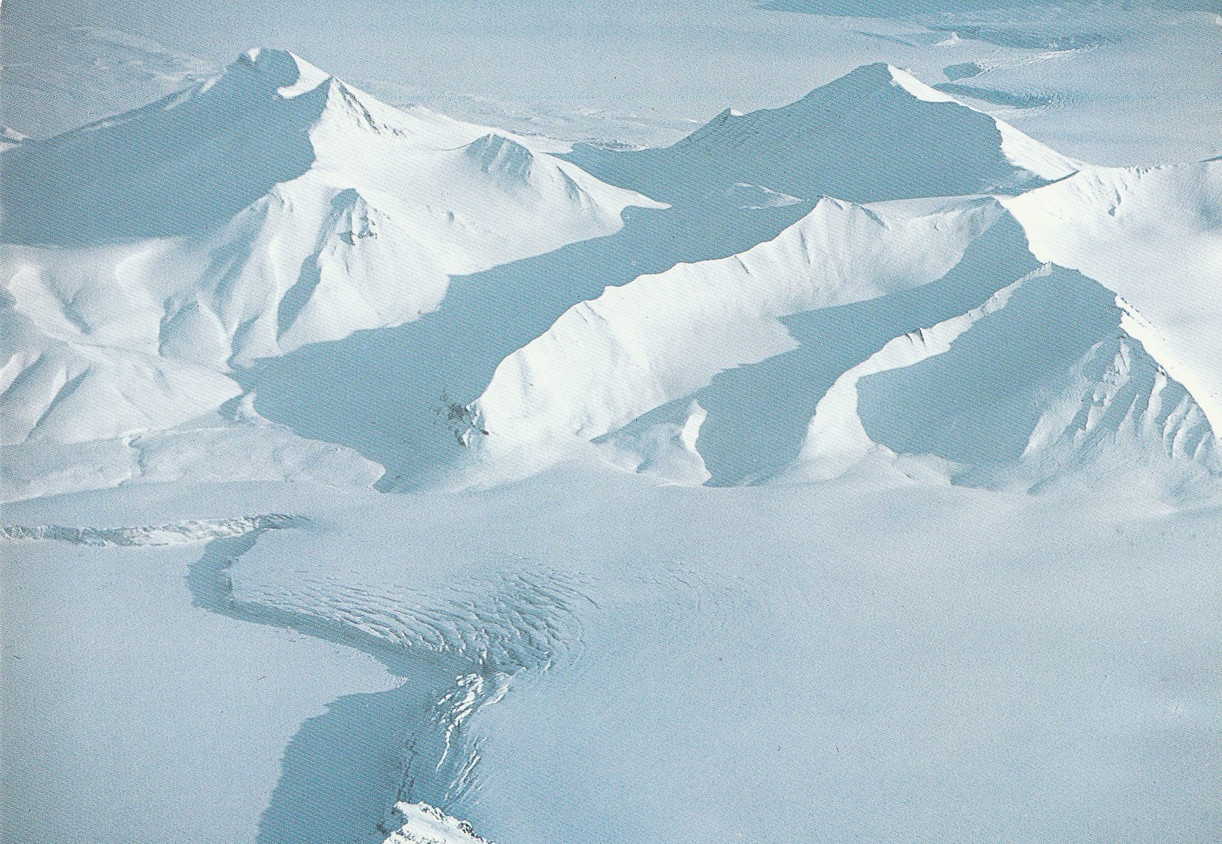 Svalbard . Isbre ved Forlandsundet . Aune F-6164-7