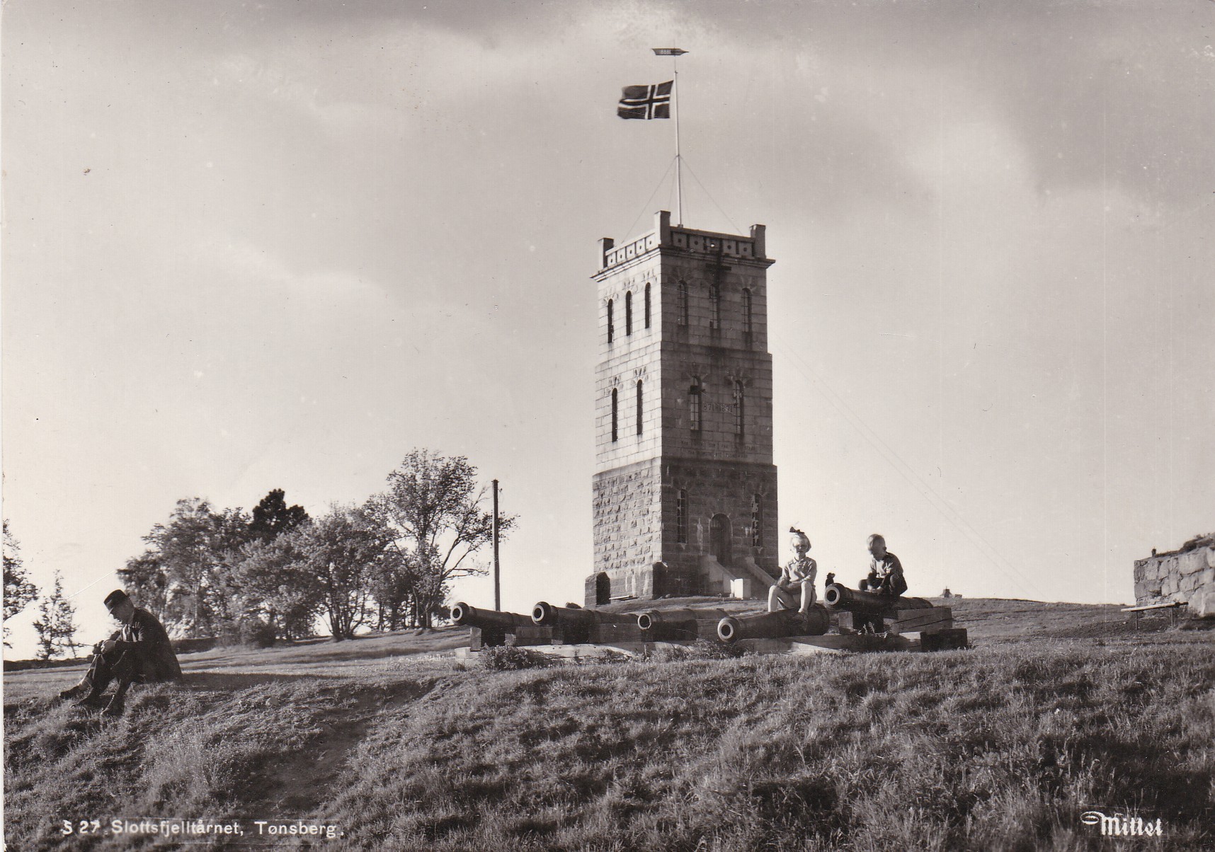 Slottsfjelltårnet, Tønsberg ( mittet S 27)