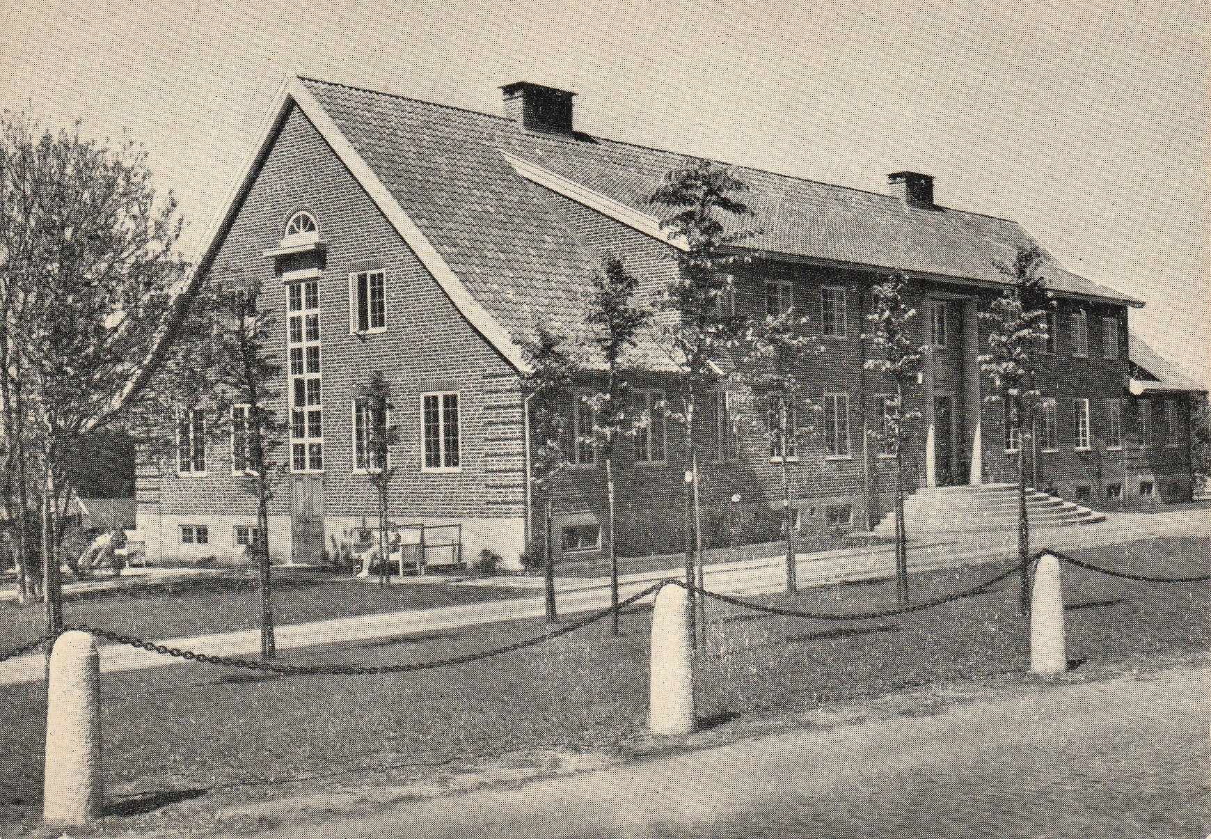 Eldre kort fra Hafslund . Administrasjonsbygningen. Mittet 89